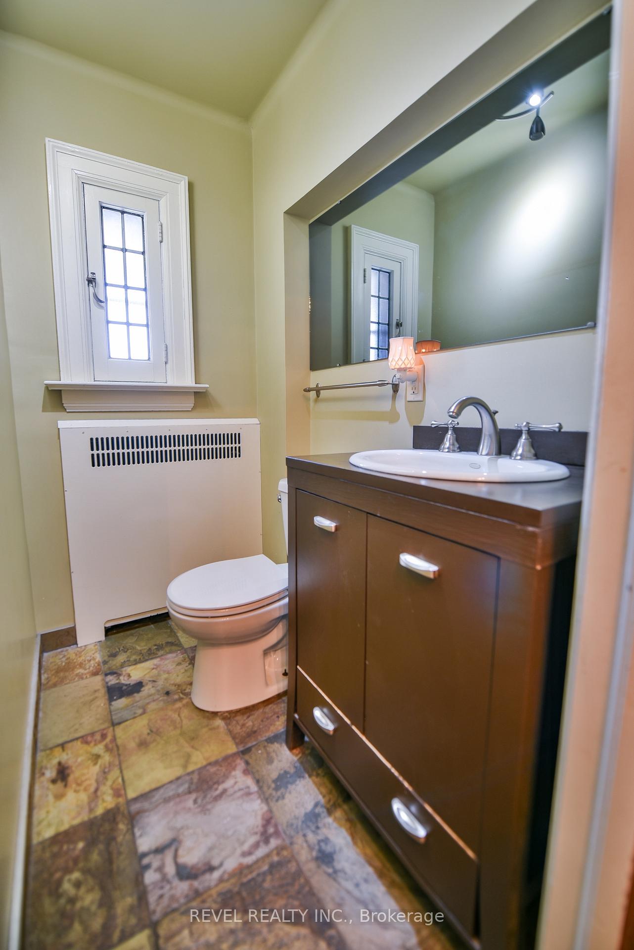 Photo 3 of 184 Hemlock Street, Timmins, TNE - Hill District — HOMEH