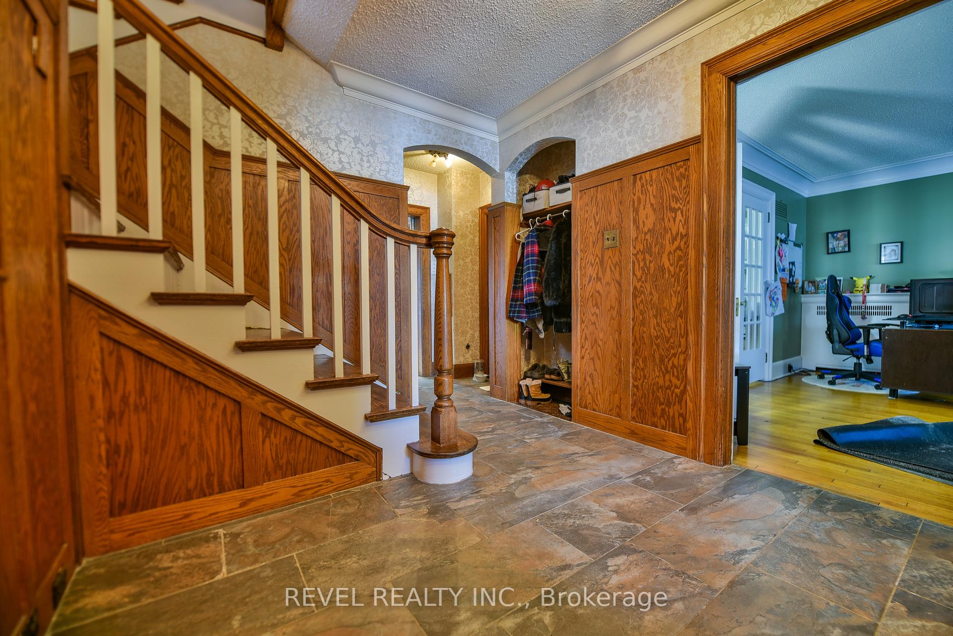 Photo 4 of 184 Hemlock Street, Timmins, TNE - Hill District — HOMEH