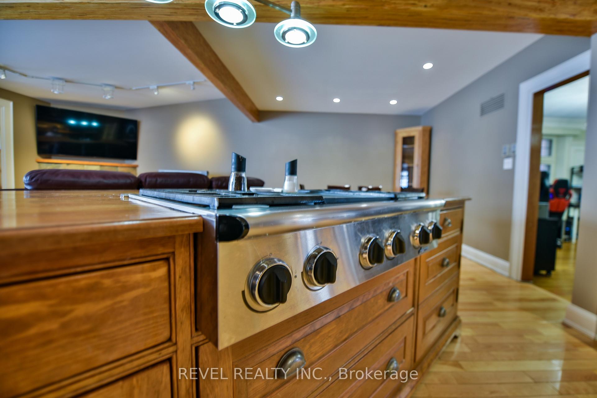 Photo 10 of 184 Hemlock Street, Timmins, TNE - Hill District — HOMEH