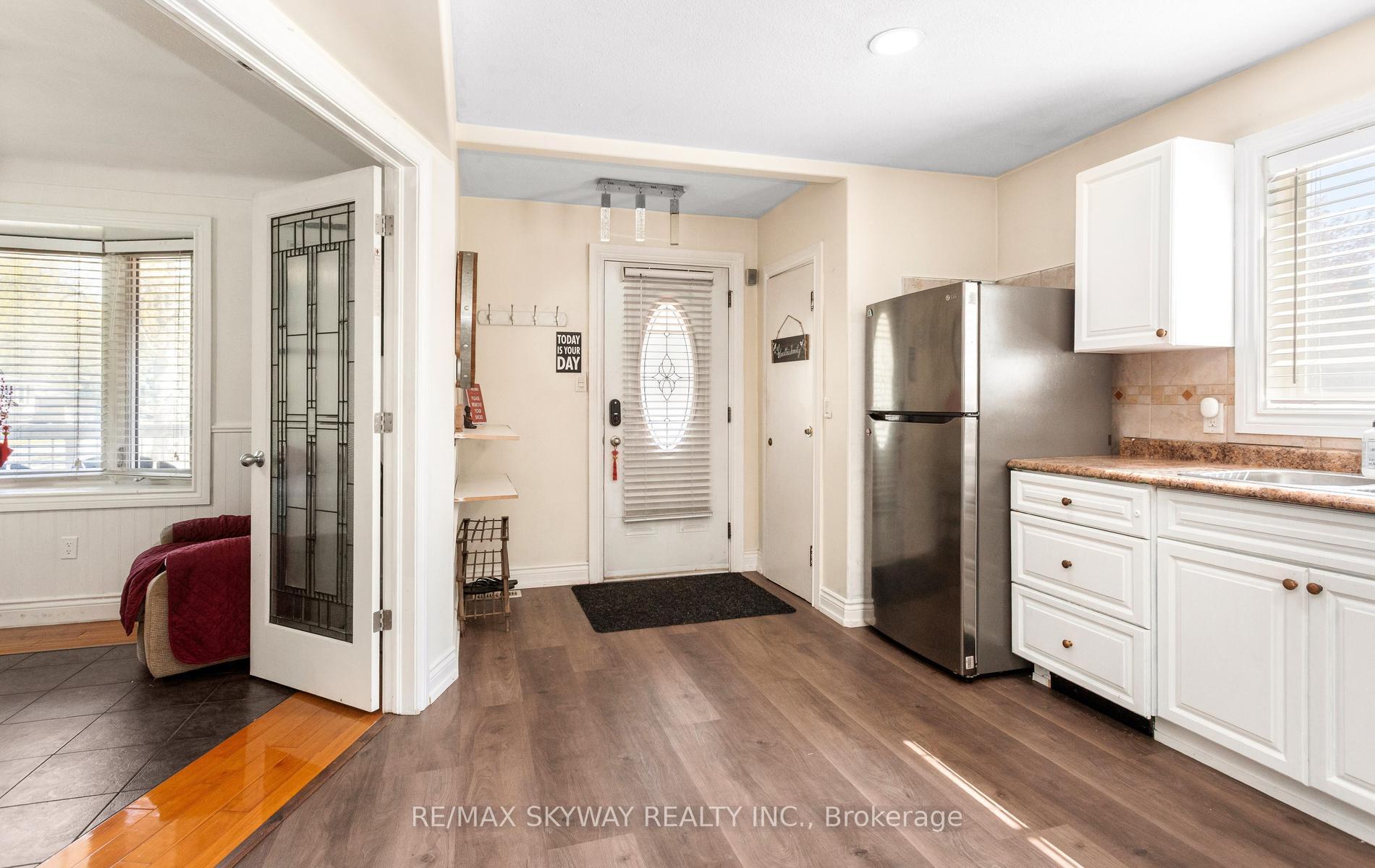 Photo 6 of 8046 Beaverdams Road, Niagara Falls, Ascot — HOMEH