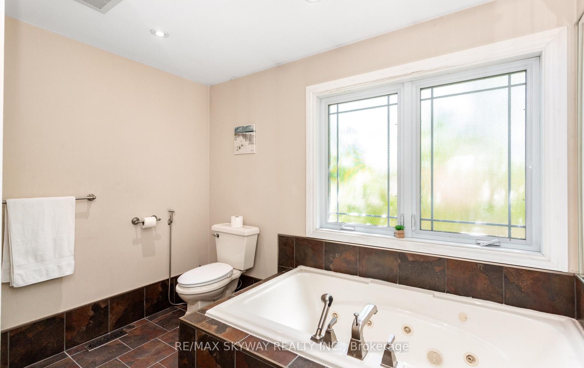 Photo 29 of 8046 Beaverdams Road, Niagara Falls, Ascot — HOMEH
