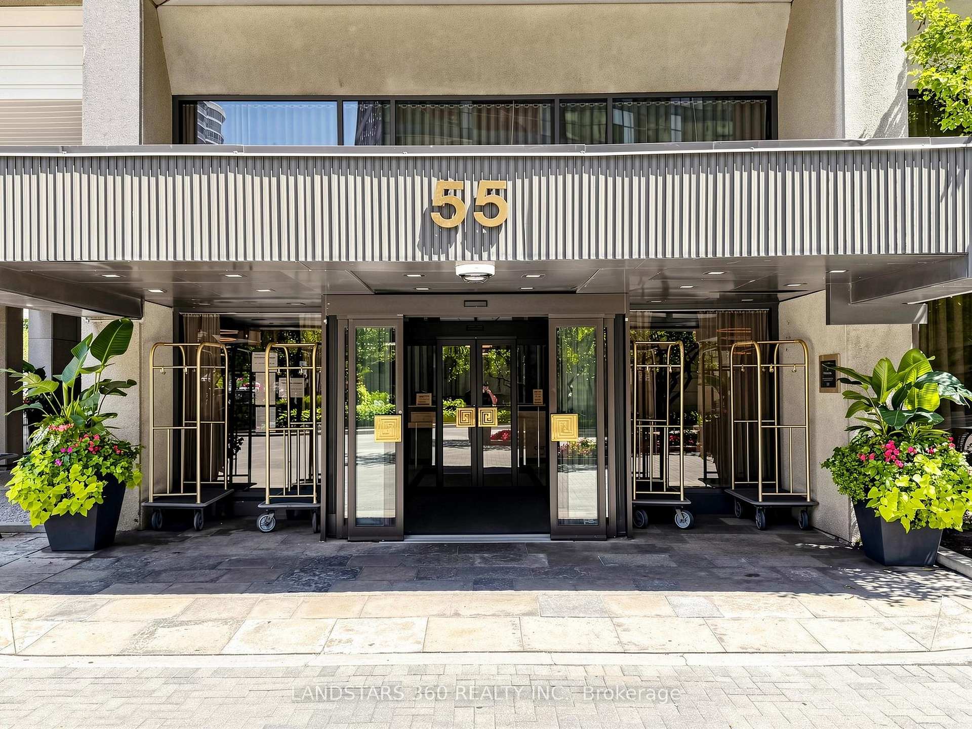 Photo 3 of Unit 3311, 55 Harbour Square, Toronto, Waterfront Communities — HOMEH