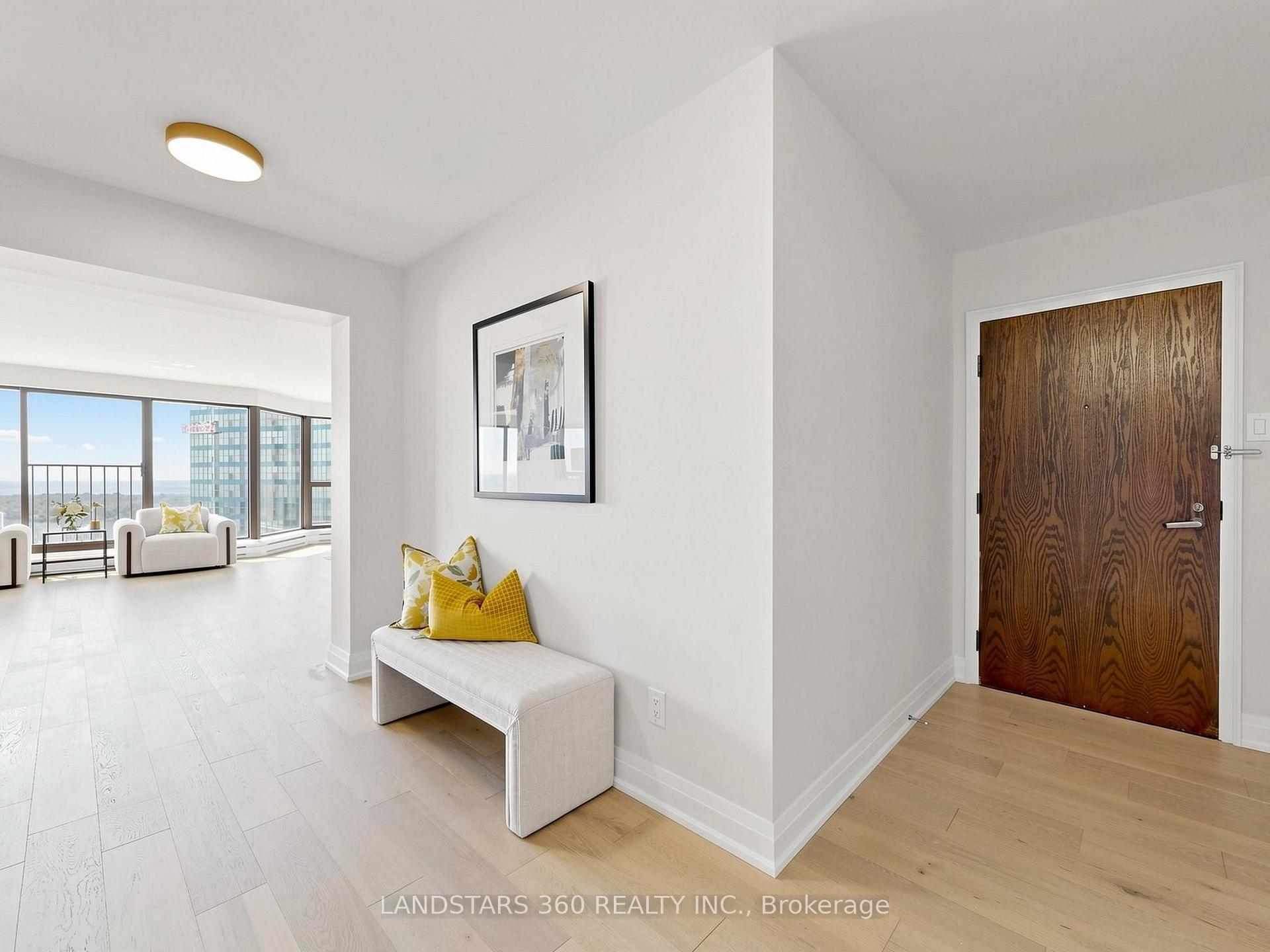 Photo 6 of Unit 3311, 55 Harbour Square, Toronto, Waterfront Communities — HOMEH