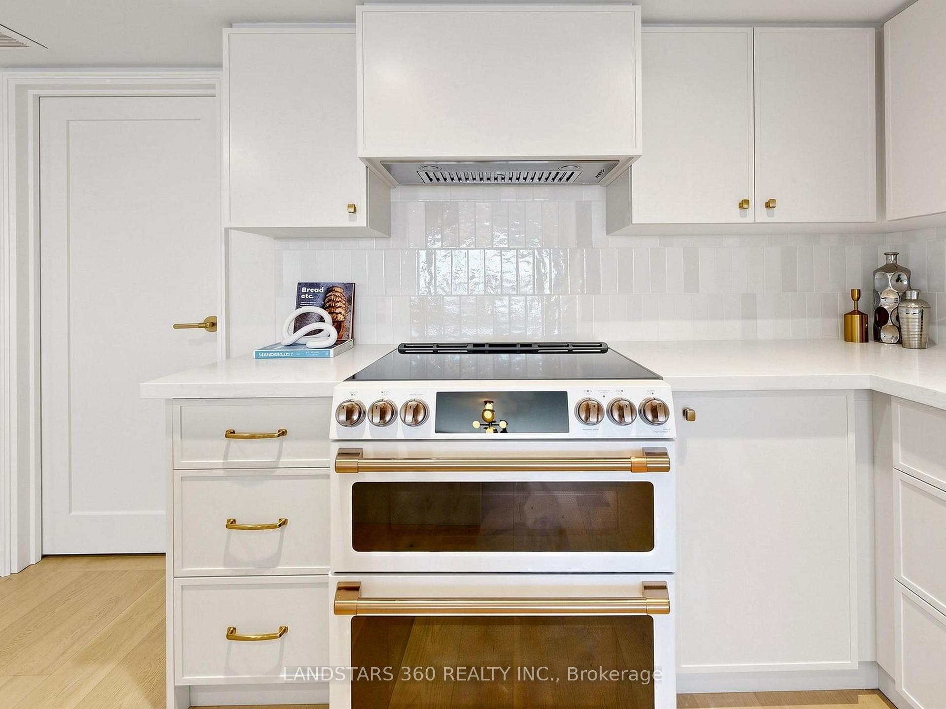 Photo 15 of Unit 3311, 55 Harbour Square, Toronto, Waterfront Communities — HOMEH