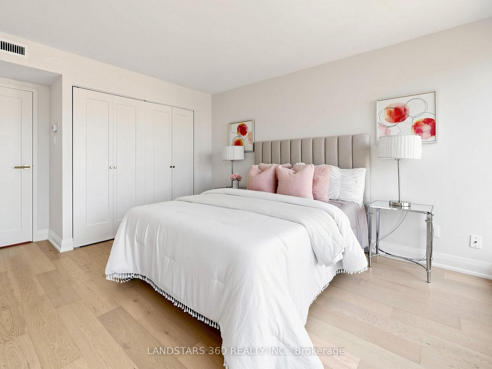 Photo 31 of Unit 3311, 55 Harbour Square, Toronto, Waterfront Communities — HOMEH