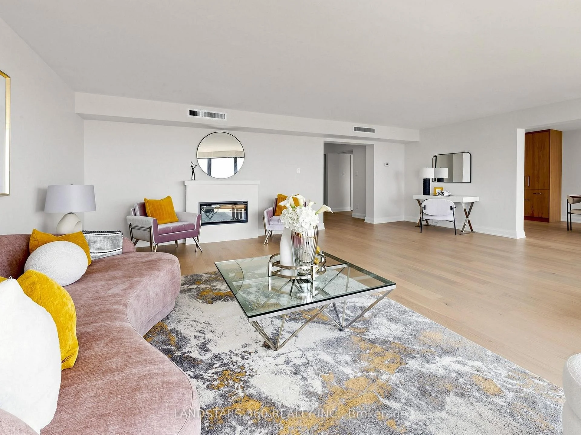 Photo 10 of Unit 3311, 55 Harbour Square, Toronto, Waterfront Communities — HOMEH