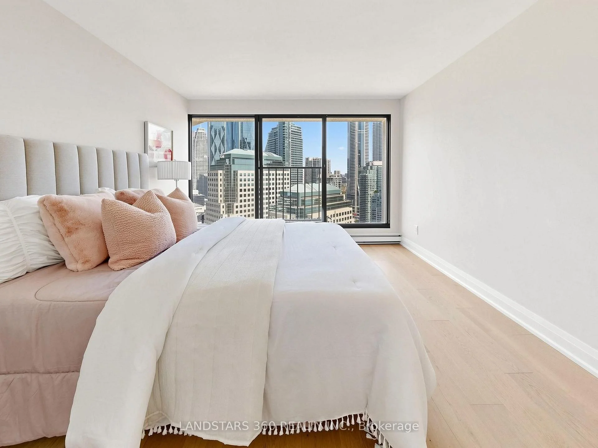 Photo 36 of Unit 3311, 55 Harbour Square, Toronto, Waterfront Communities — HOMEH