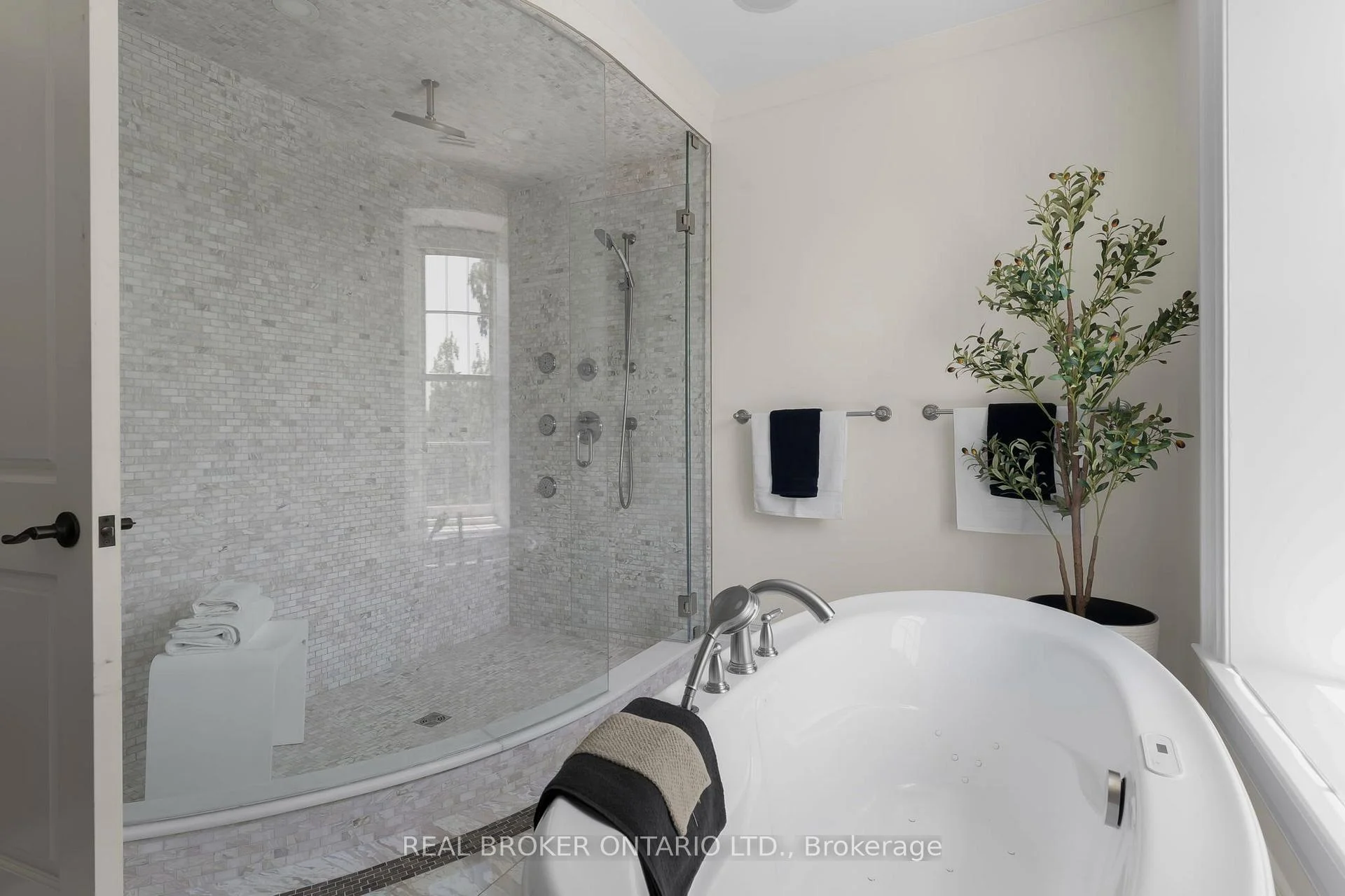 Photo 81 of 63 Mill Street S, Hamilton, Waterdown — HOMEH