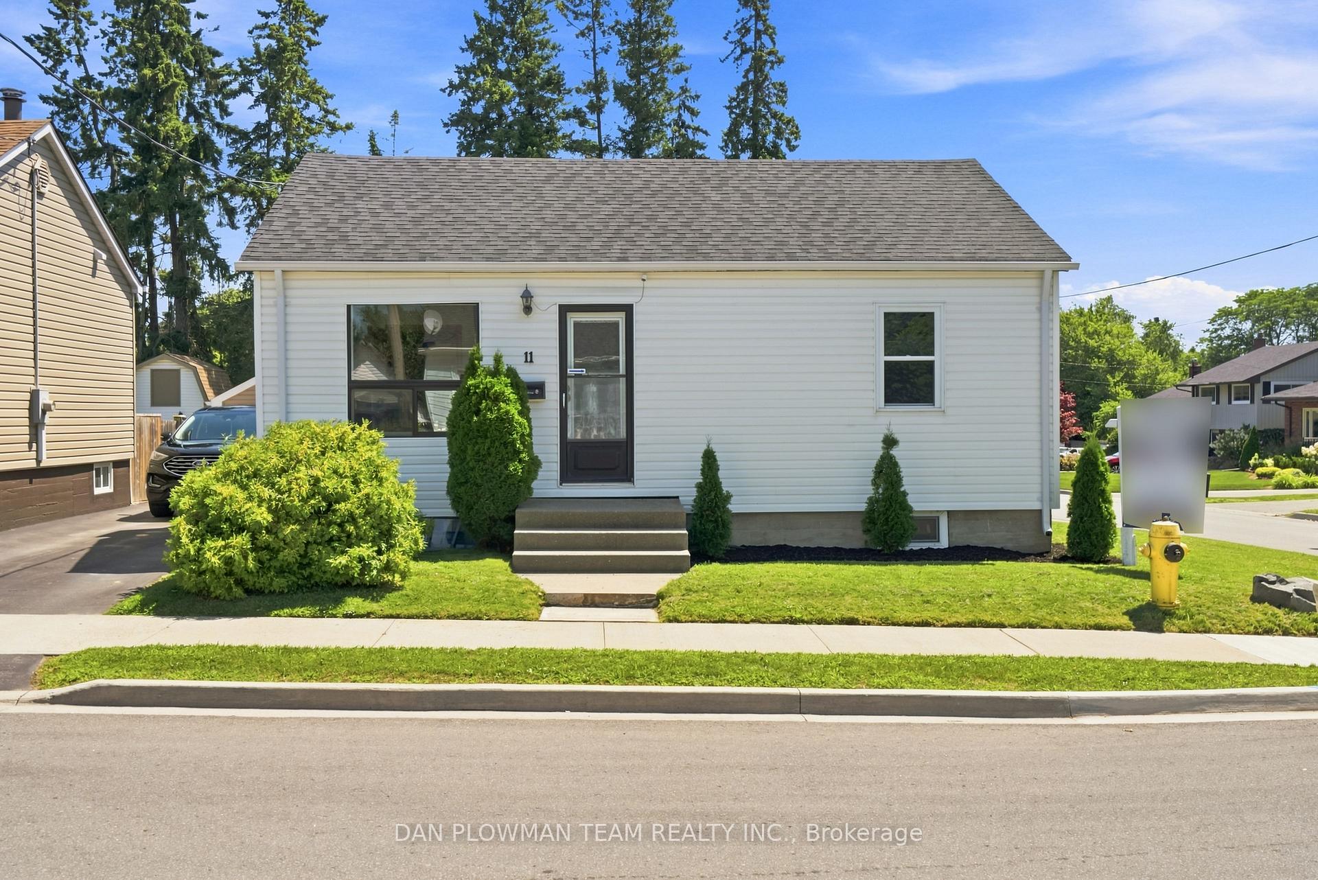 Photo 1 of 11 Veterans Avenue, Clarington, Bowmanville — HOMEH