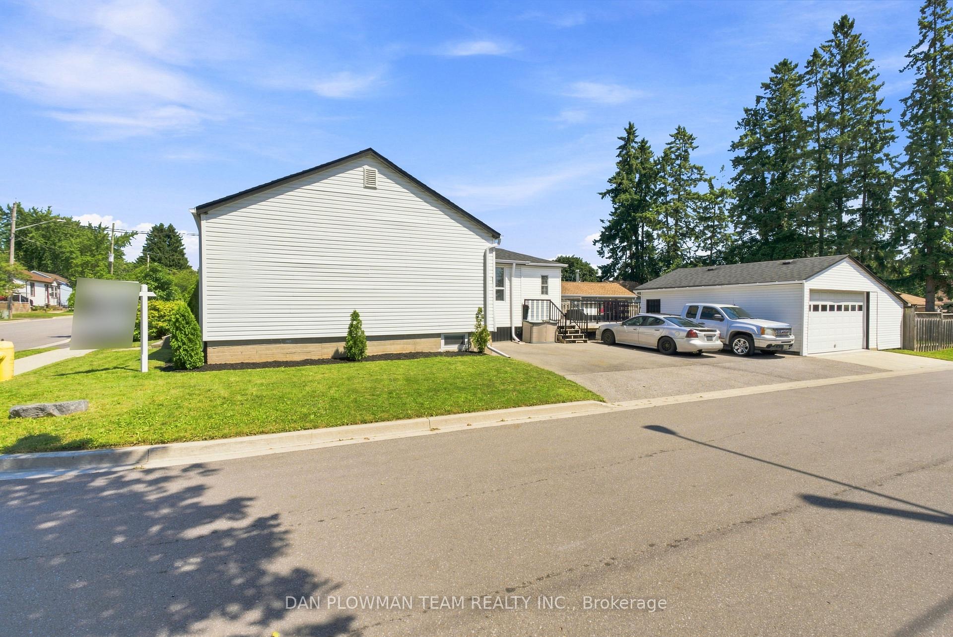 Photo 25 of 11 Veterans Avenue, Clarington, Bowmanville — HOMEH