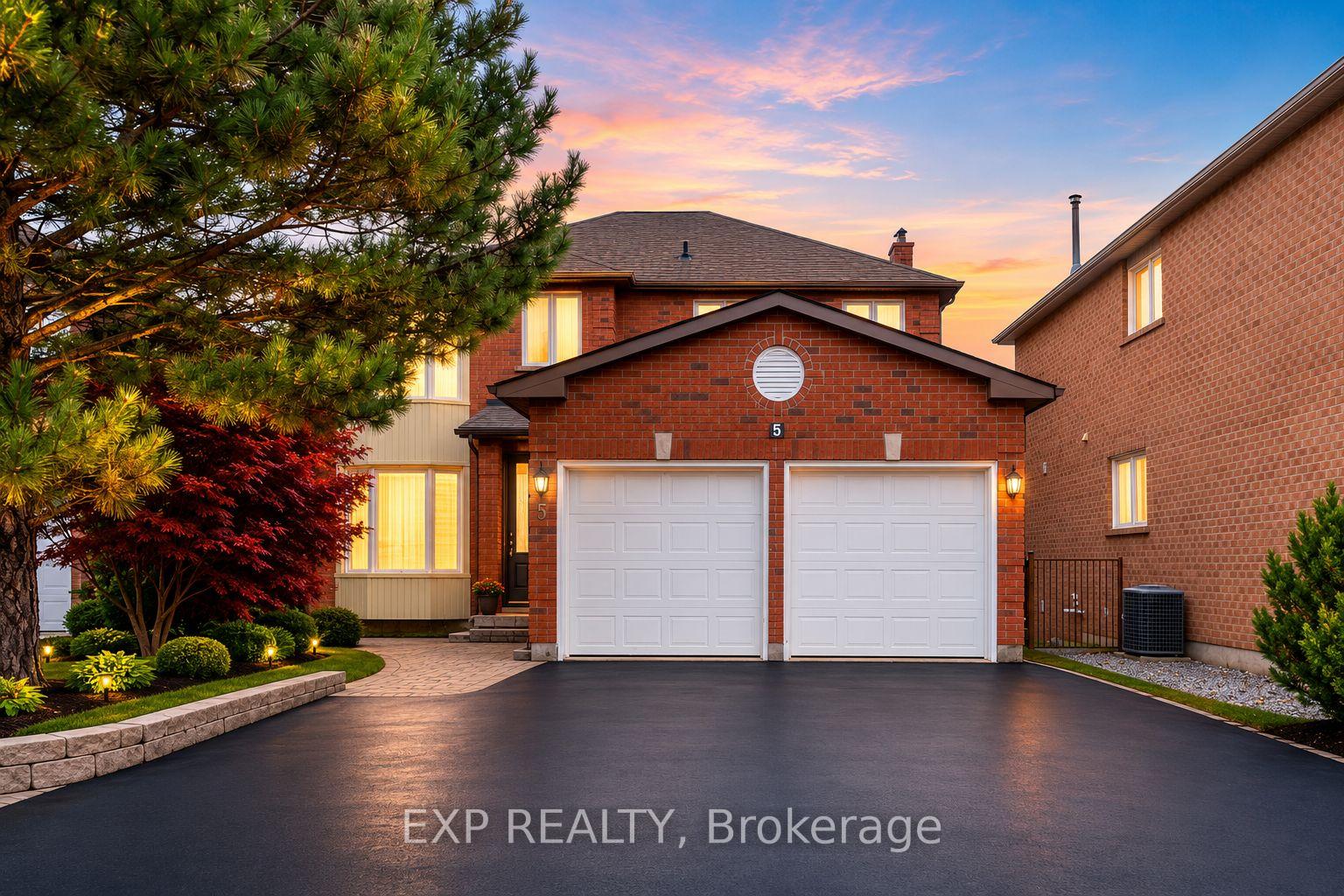 Photo 2 of 5 Hyde Park Drive, Richmond Hill, Doncrest — HOMEH