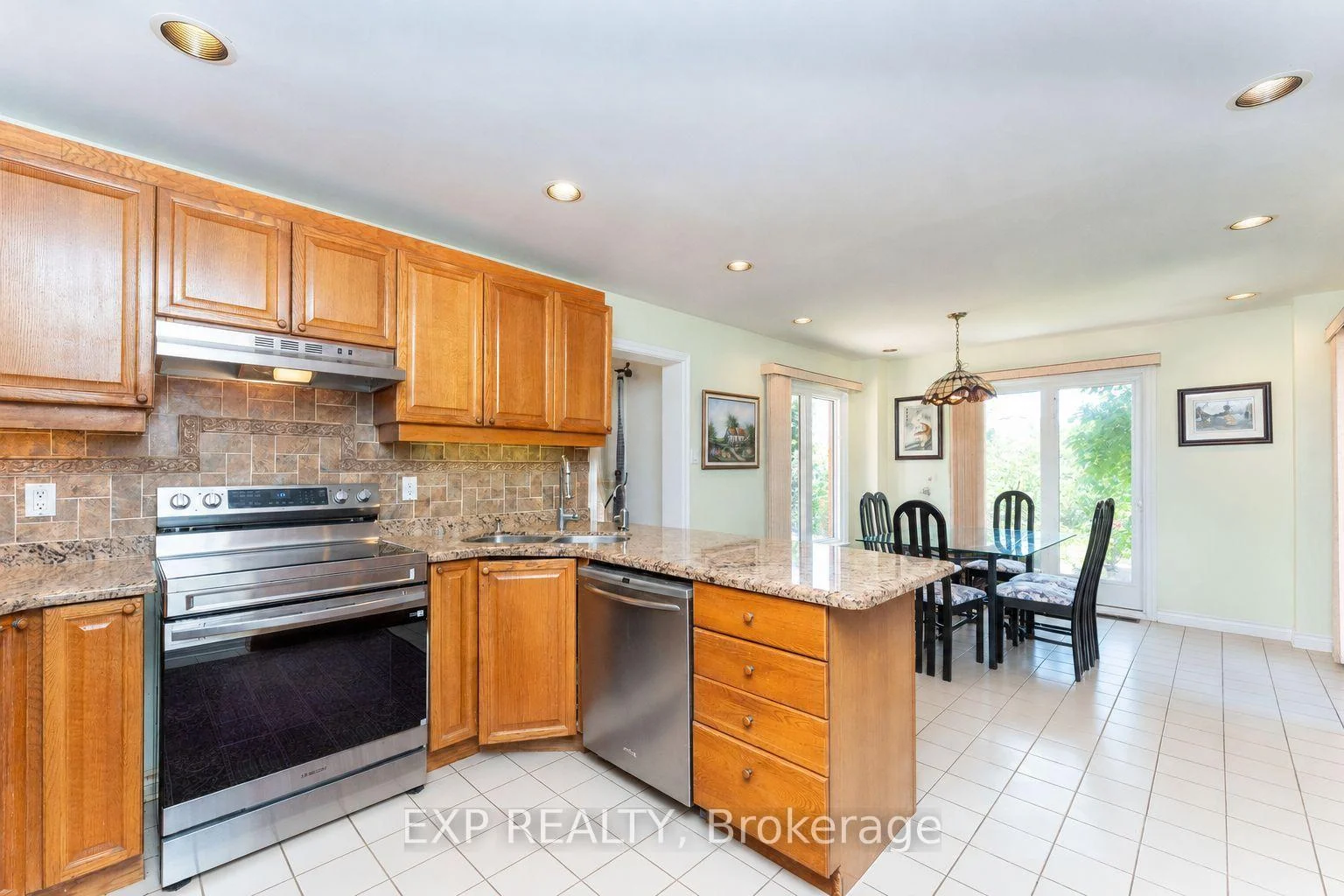 Photo 52 of 5 Hyde Park Drive, Richmond Hill, Doncrest — HOMEH