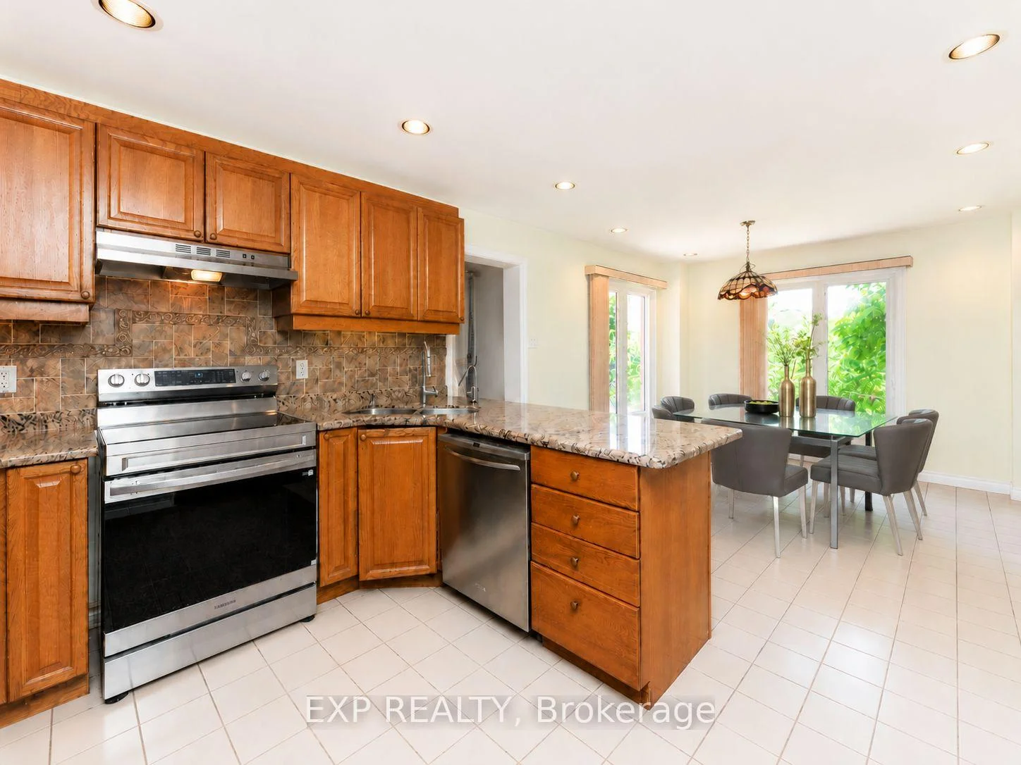 Photo 66 of 5 Hyde Park Drive, Richmond Hill, Doncrest — HOMEH