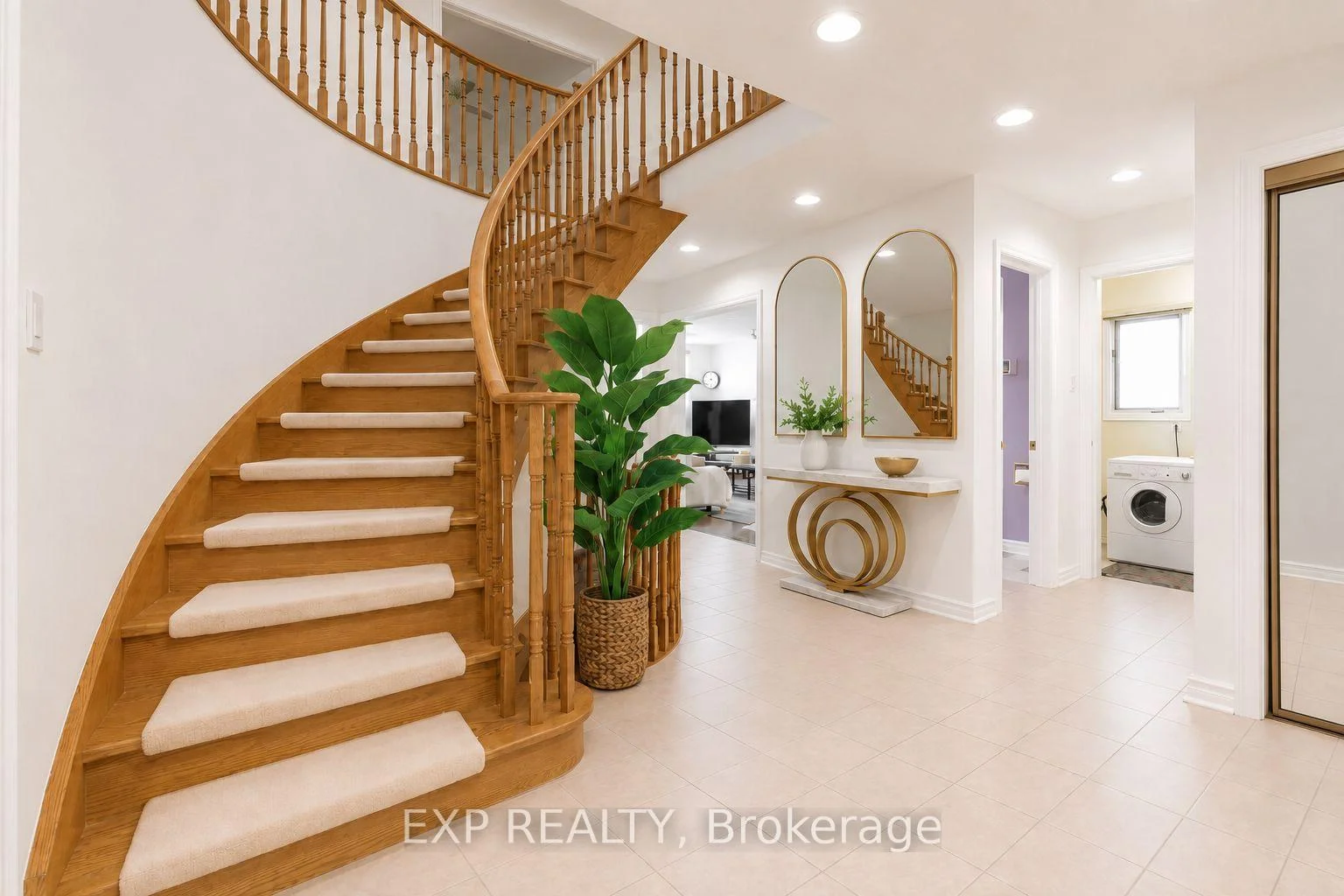 Photo 12 of 5 Hyde Park Drive, Richmond Hill, Doncrest — HOMEH