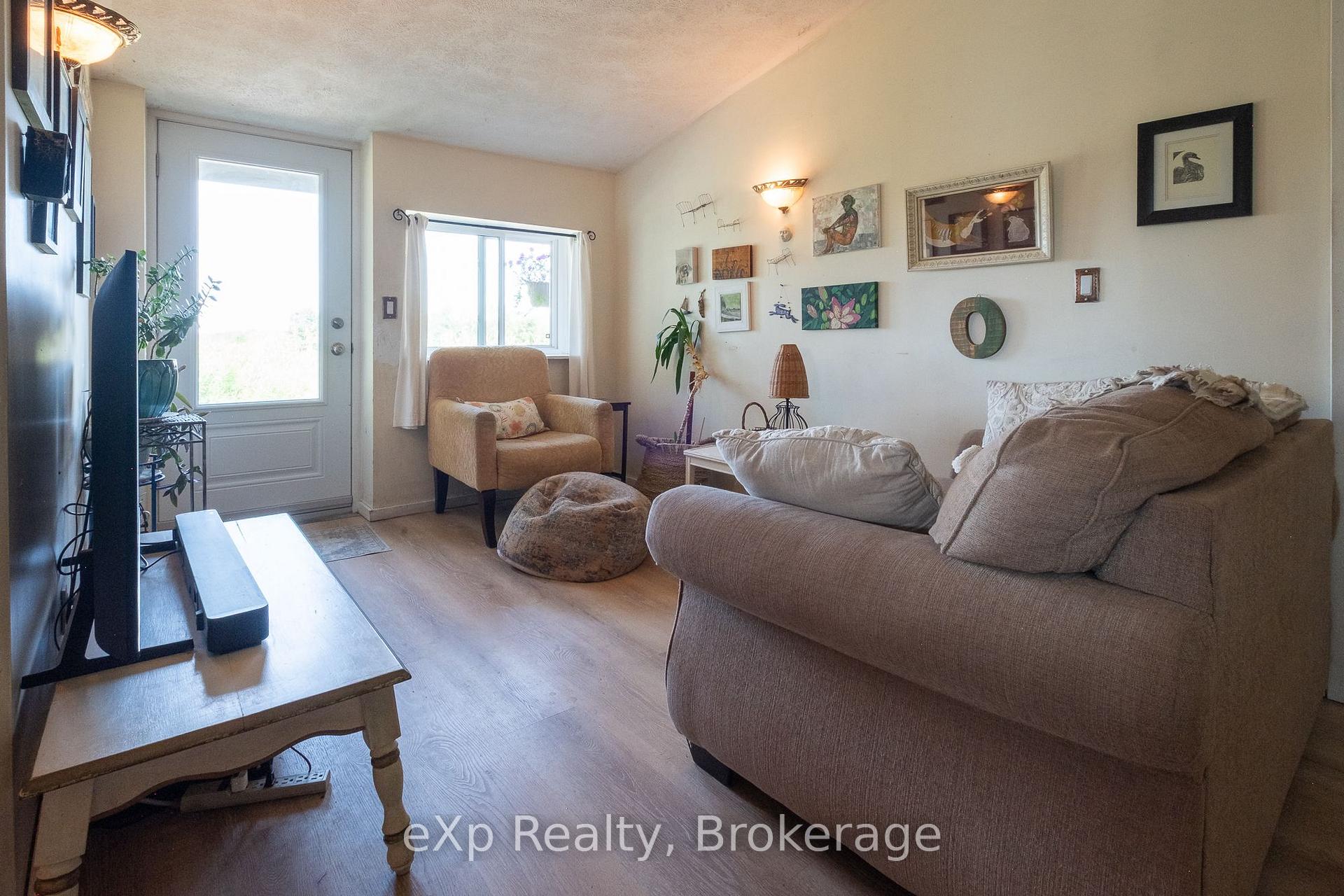 Photo 7 of 742649 Sideroad 4B, Chatsworth — HOMEH