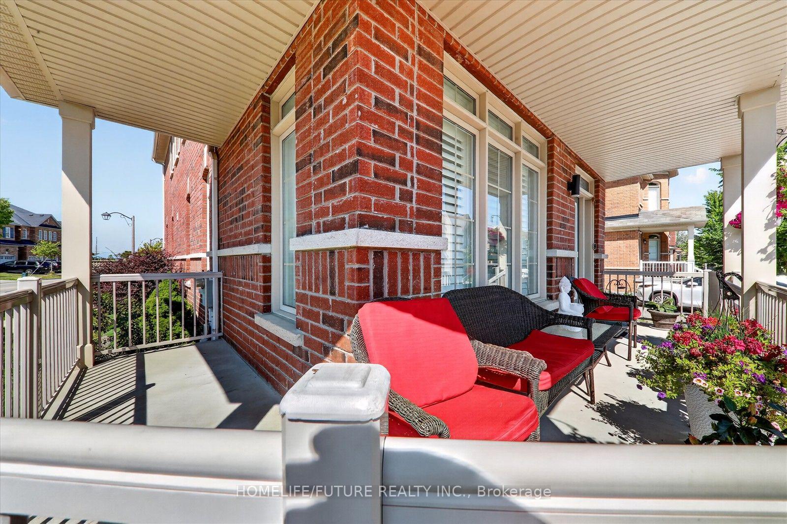 Photo 4 of 2 Astrid Terrace, Markham, Wismer — HOMEH