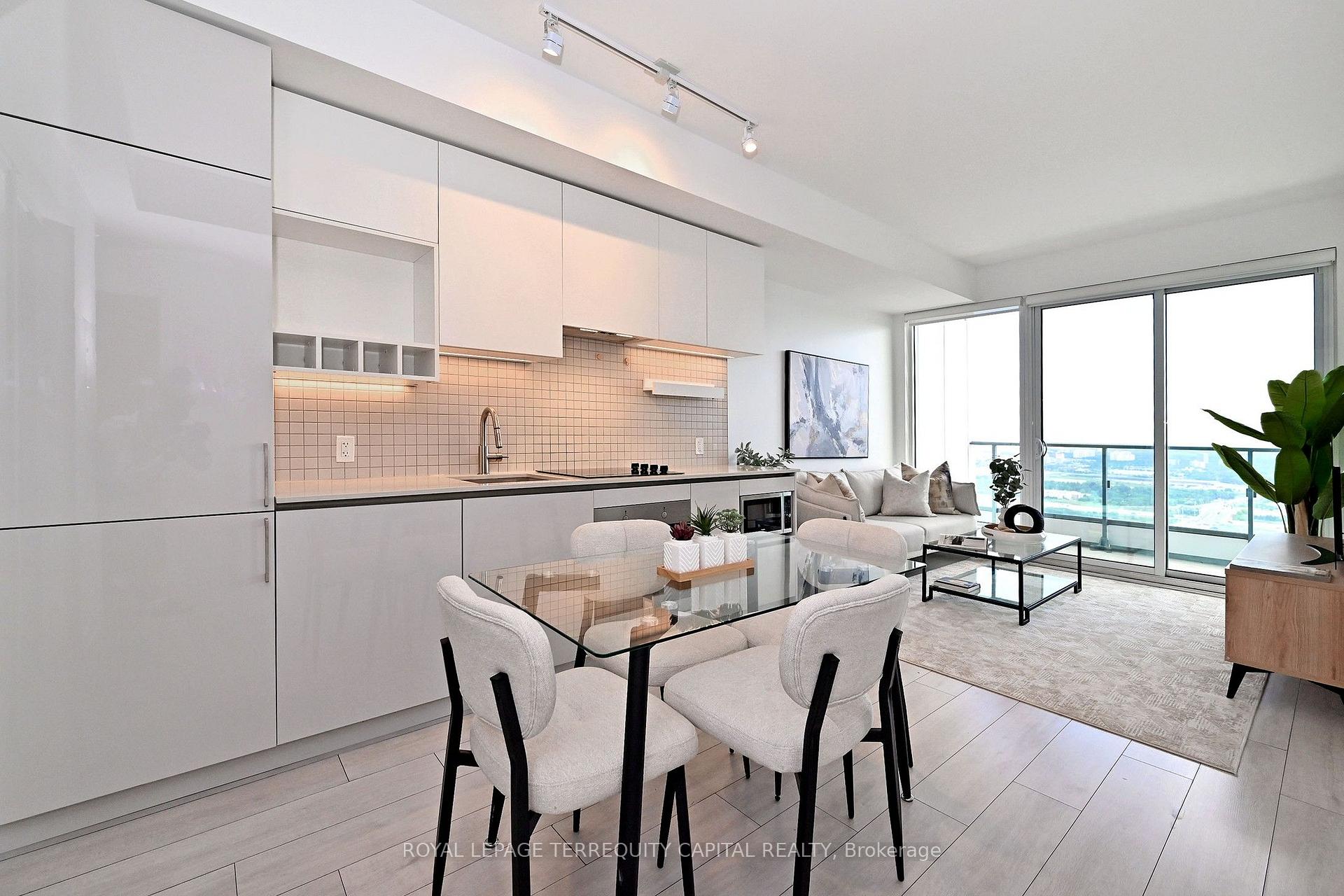 Photo 10 of Unit 4808, 5 Buttermill Avenue, Vaughan, Vaughan Corporate Centre — HOMEH