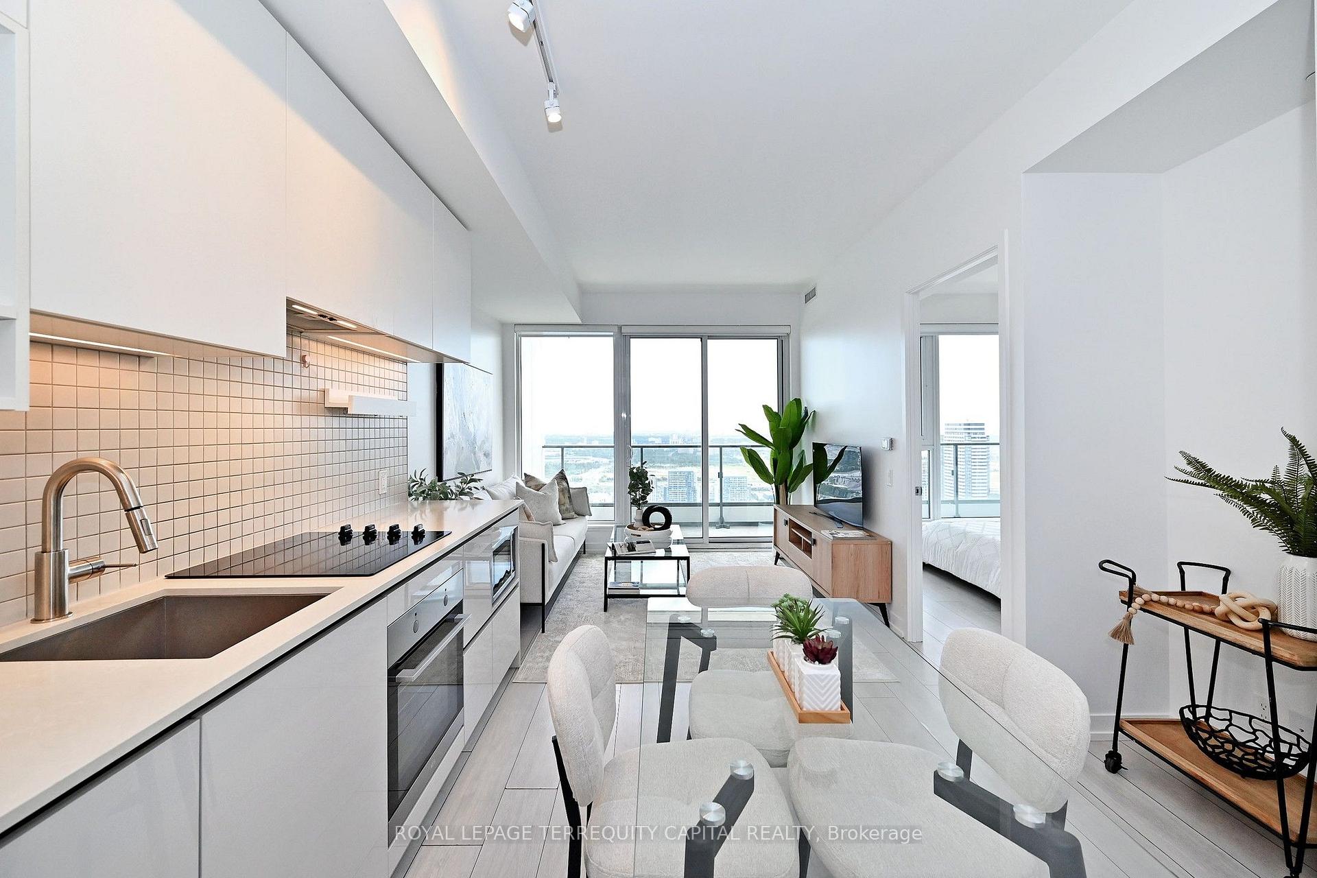 Photo 11 of Unit 4808, 5 Buttermill Avenue, Vaughan, Vaughan Corporate Centre — HOMEH