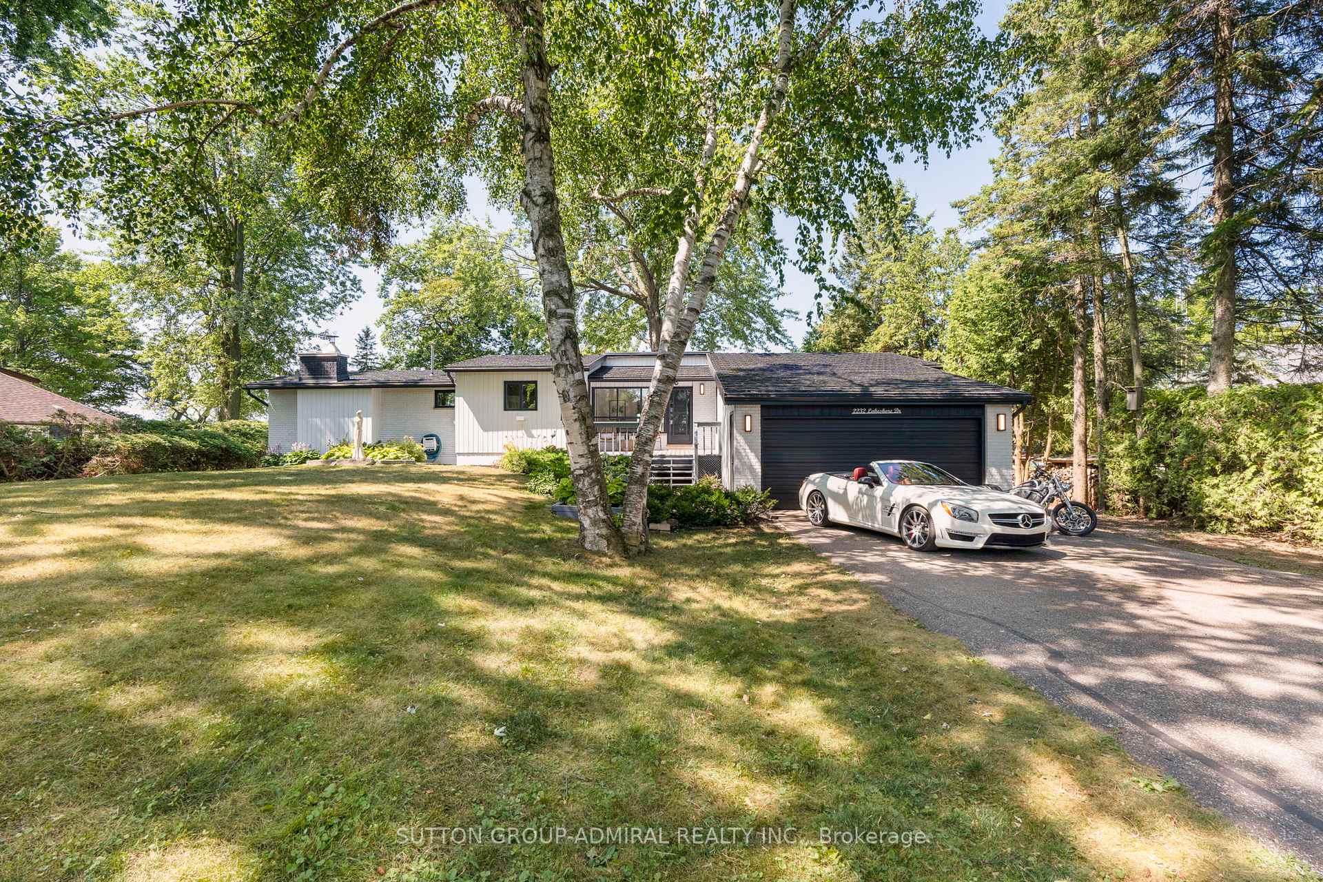 Photo of 2232 Lakeshore Drive