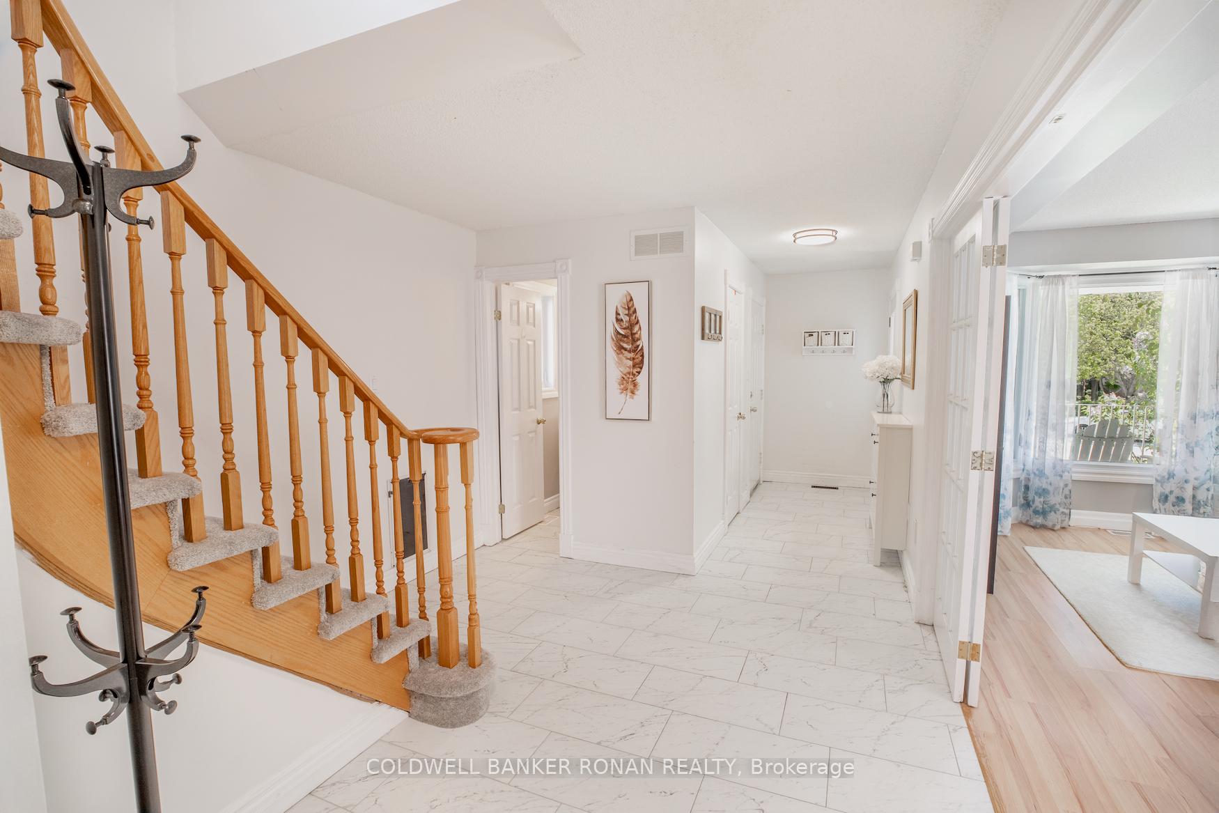 Photo 10 of 3 Teal Place, Barrie, Painswick South — HOMEH