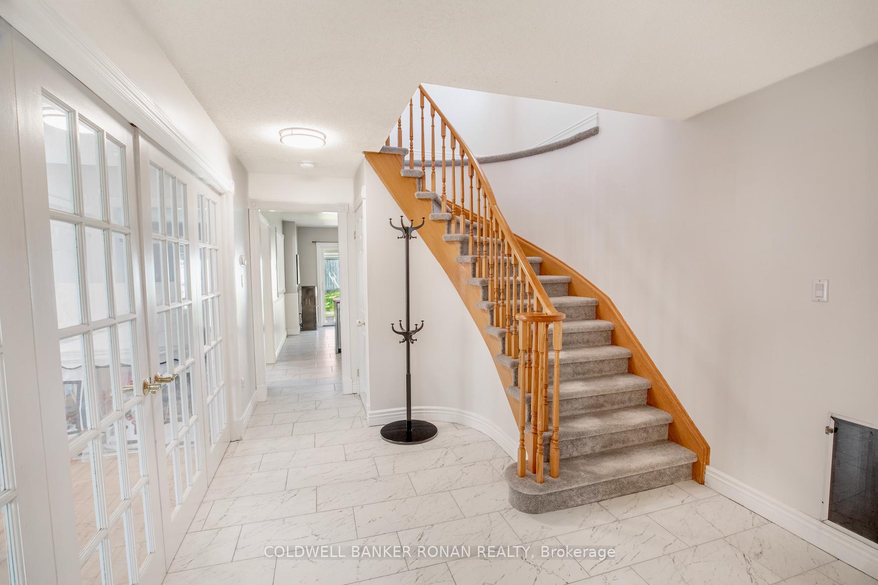Photo 11 of 3 Teal Place, Barrie, Painswick South — HOMEH