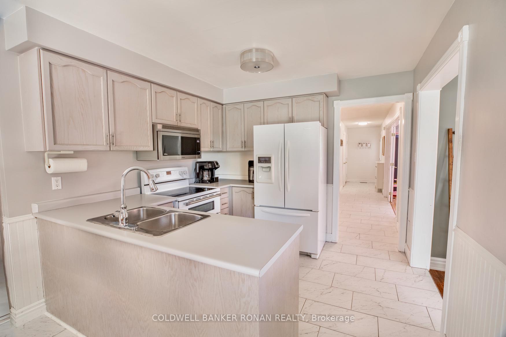 Photo 16 of 3 Teal Place, Barrie, Painswick South — HOMEH