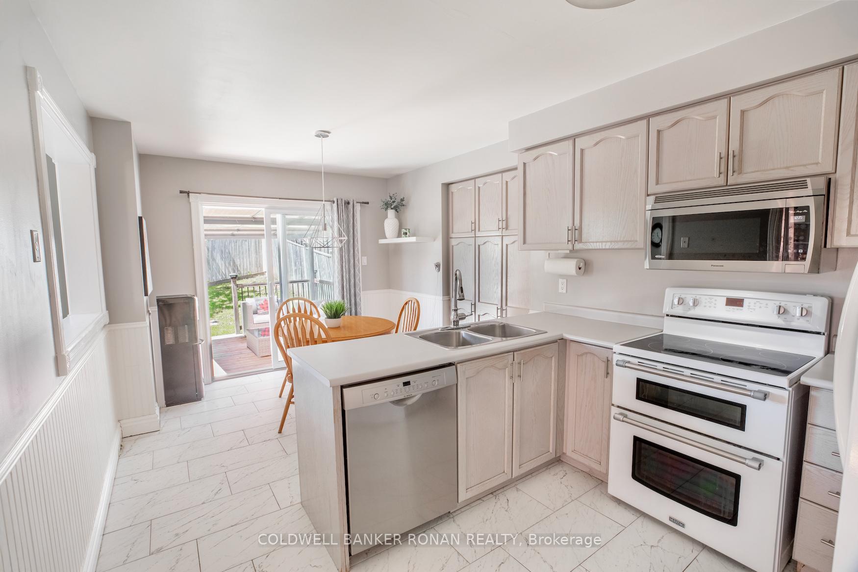 Photo 17 of 3 Teal Place, Barrie, Painswick South — HOMEH