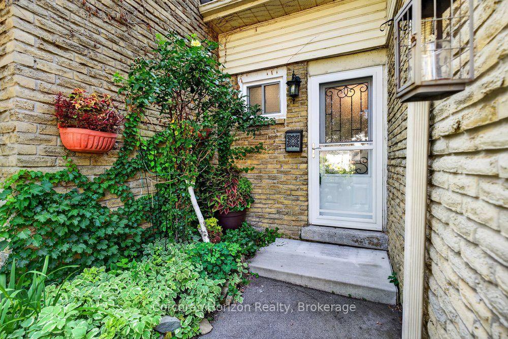 Photo 3 of Unit 85, 100 Quigley Road, Hamilton, Red Hill — HOMEH