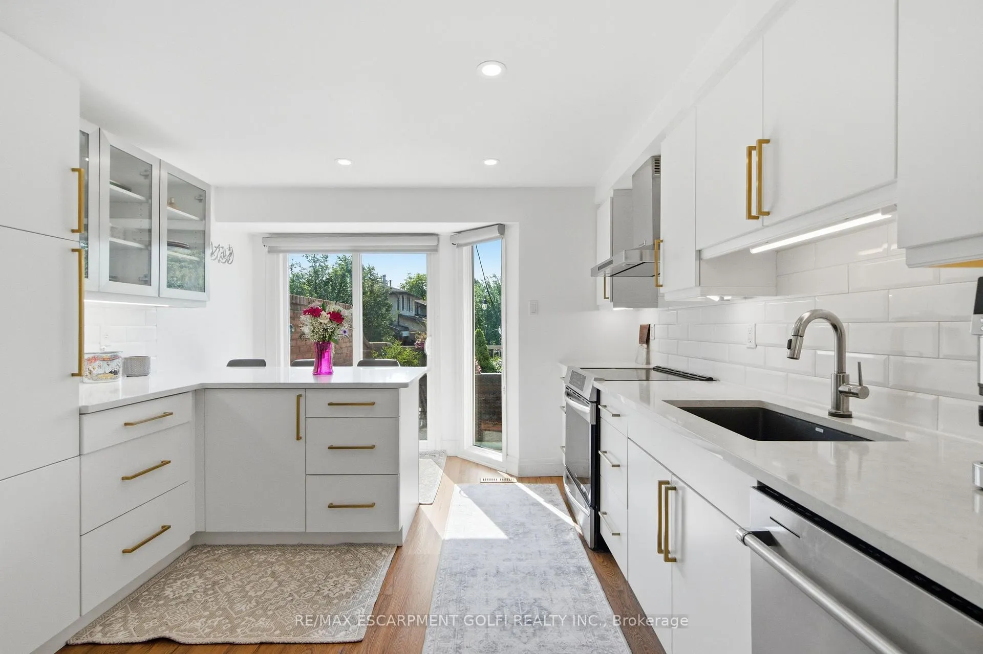 Photo 10 of Unit 1, 1503 Upper Middle Road, Burlington, Tyandaga — HOMEH