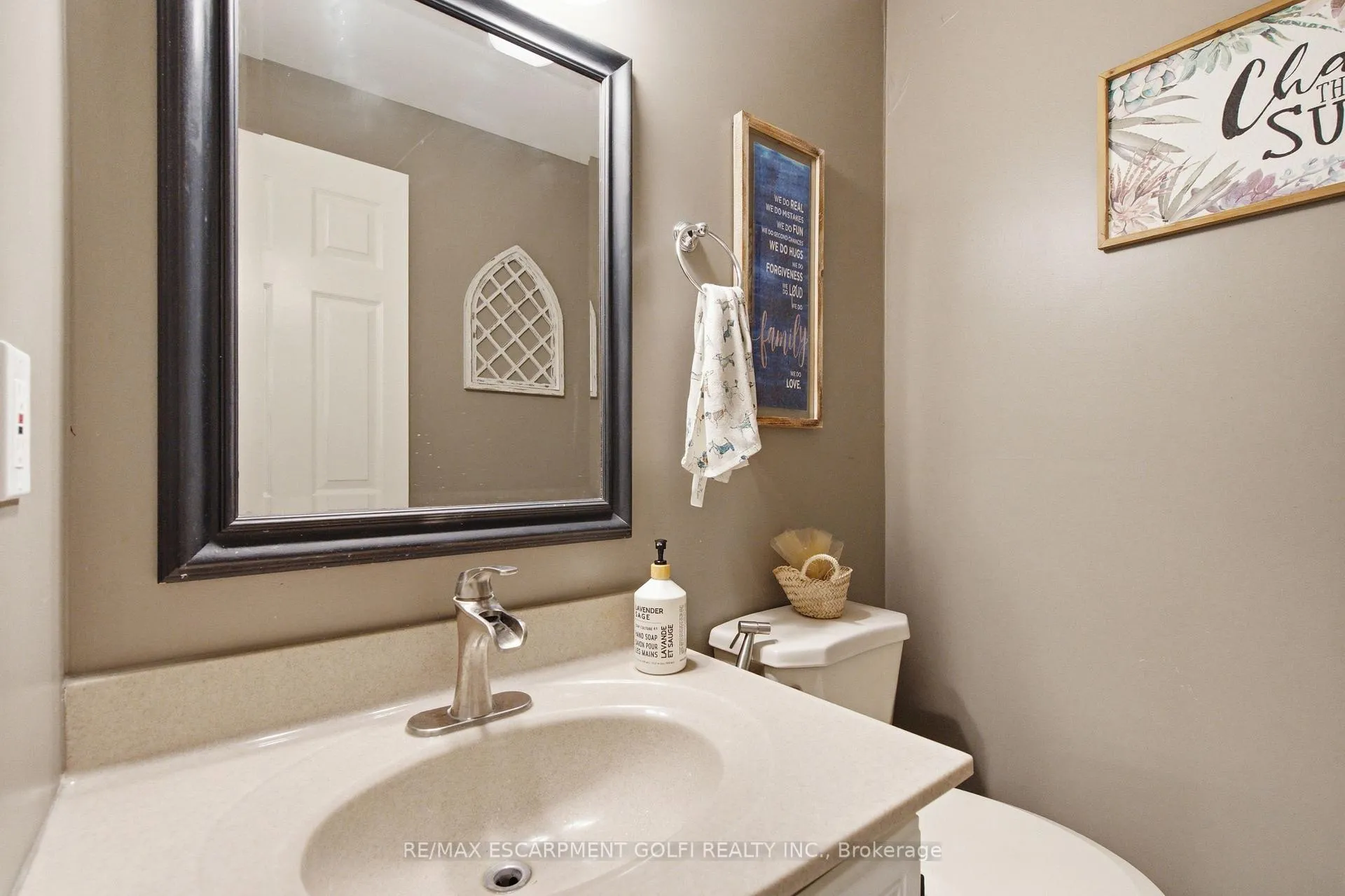 Photo 13 of Unit 1, 1503 Upper Middle Road, Burlington, Tyandaga — HOMEH