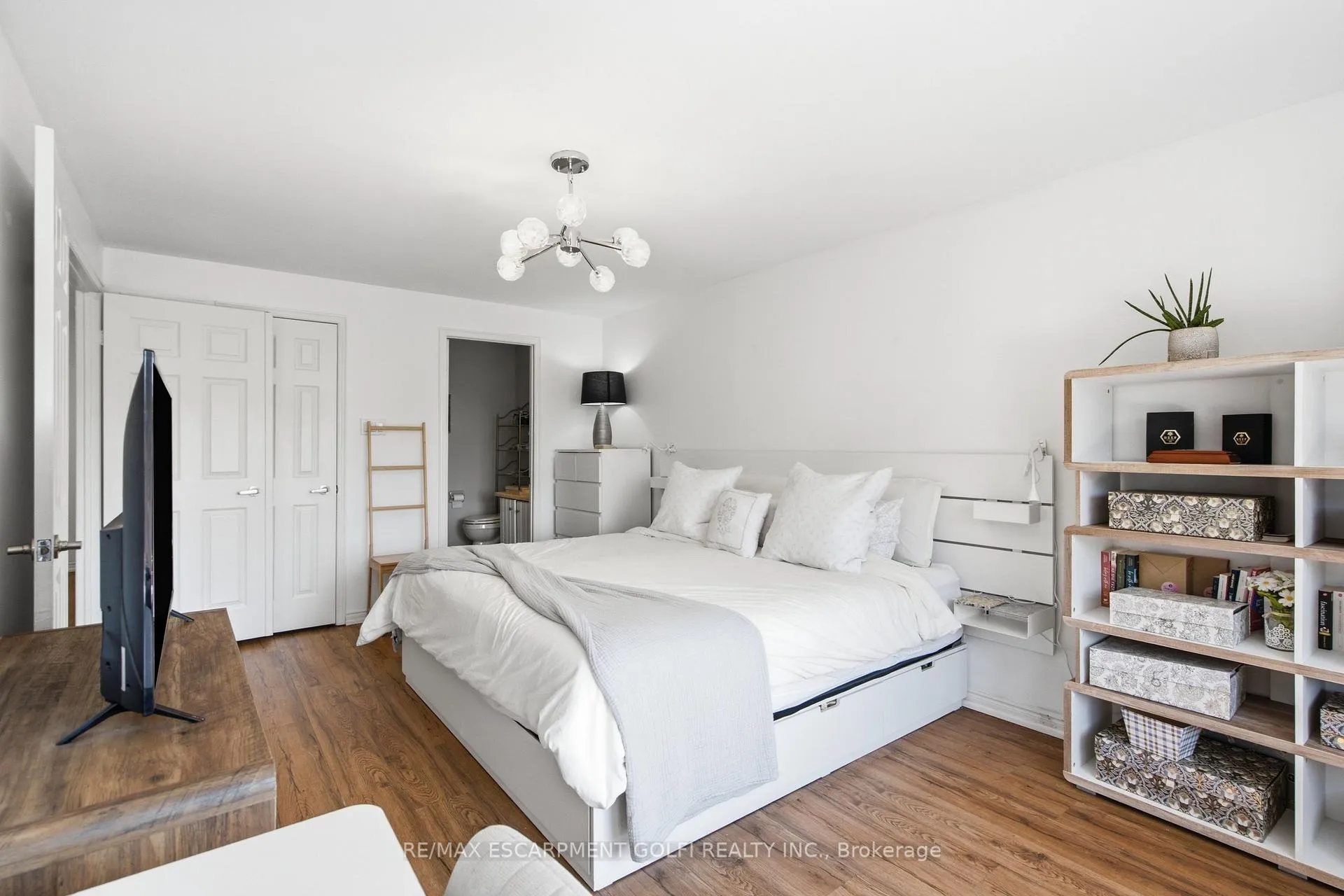 Photo 17 of Unit 1, 1503 Upper Middle Road, Burlington, Tyandaga — HOMEH