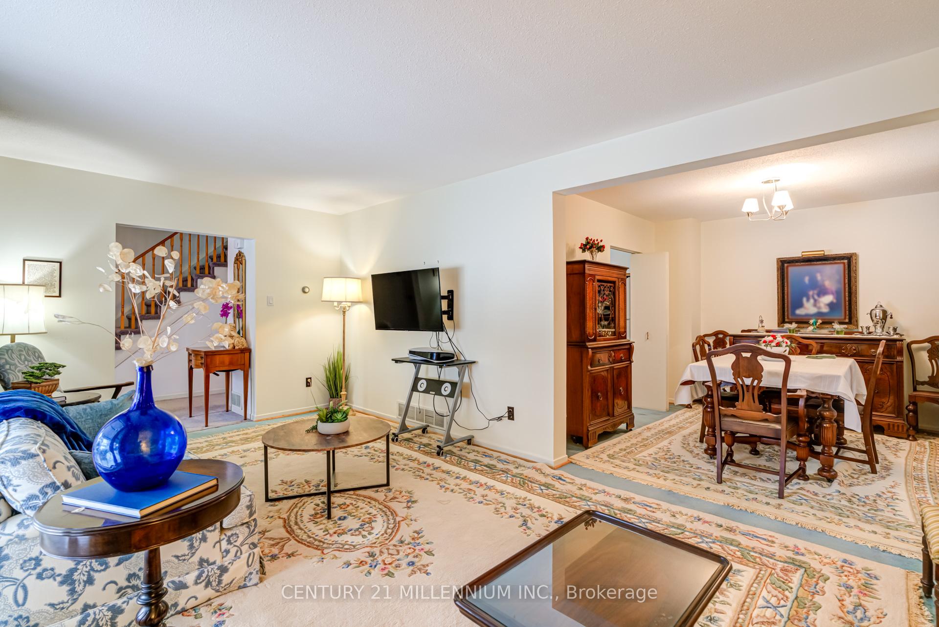 Photo 6 of 2 Durham Crescent, Brampton, Southgate — HOMEH