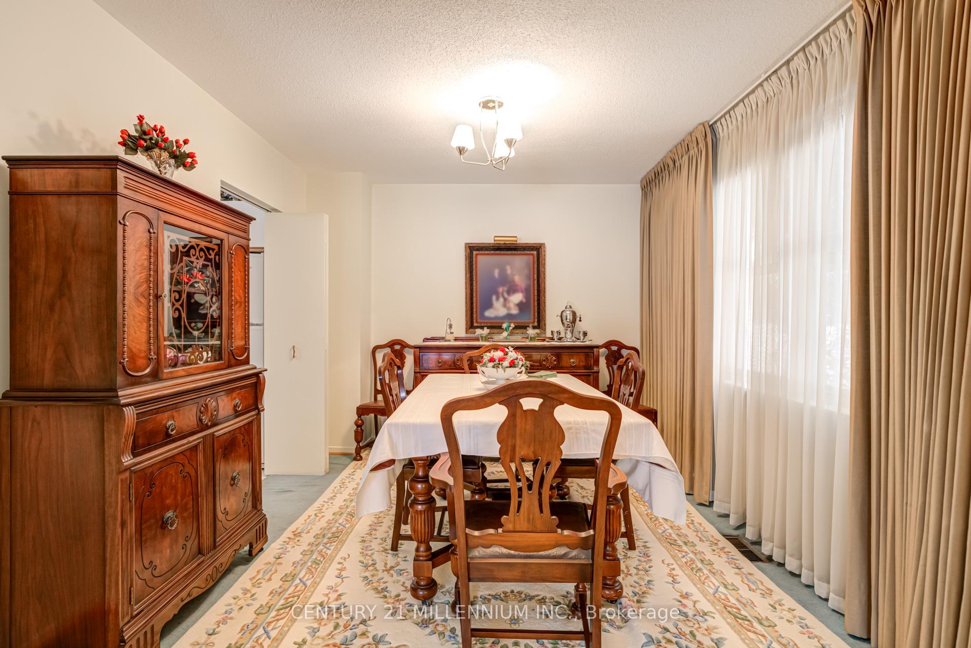 Photo 8 of 2 Durham Crescent, Brampton, Southgate — HOMEH