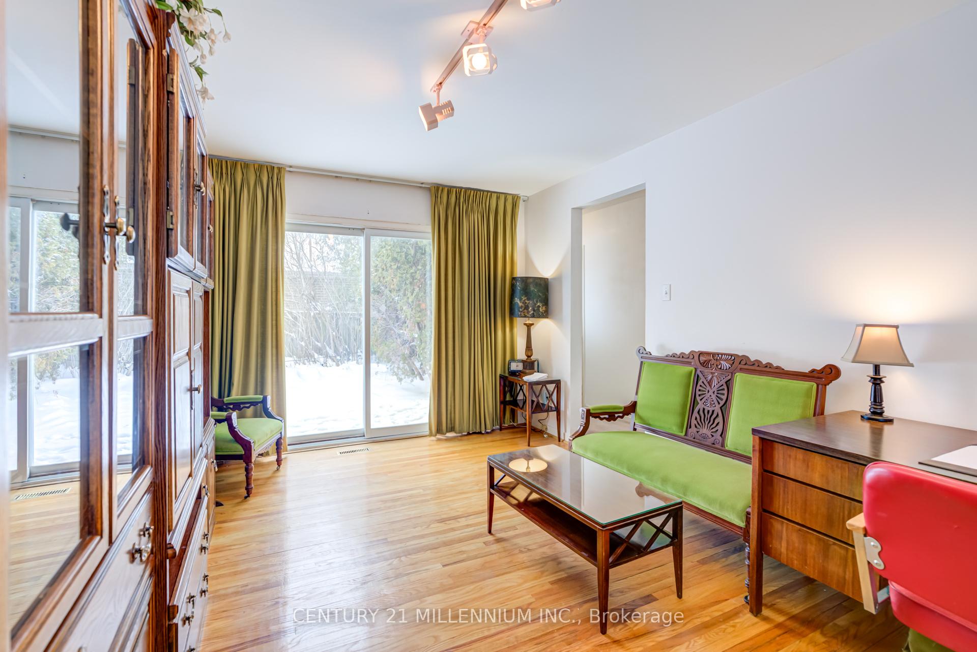 Photo 16 of 2 Durham Crescent, Brampton, Southgate — HOMEH