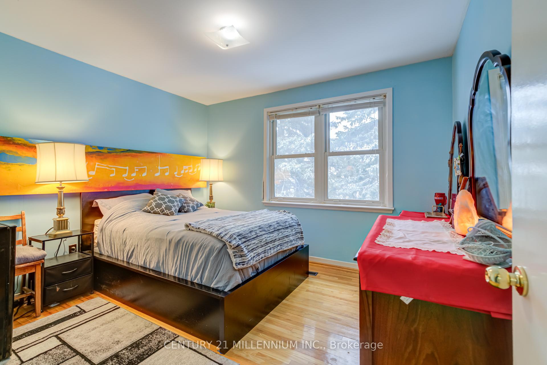 Photo 19 of 2 Durham Crescent, Brampton, Southgate — HOMEH