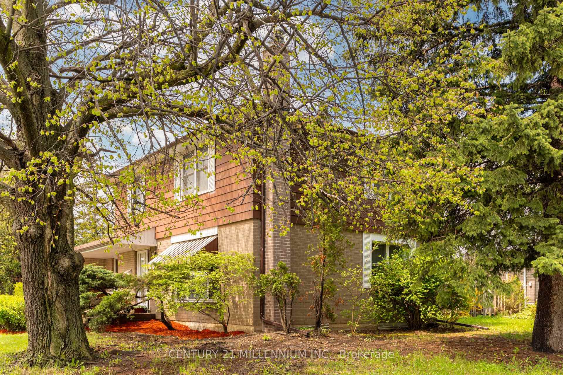 Photo 35 of 2 Durham Crescent, Brampton, Southgate — HOMEH