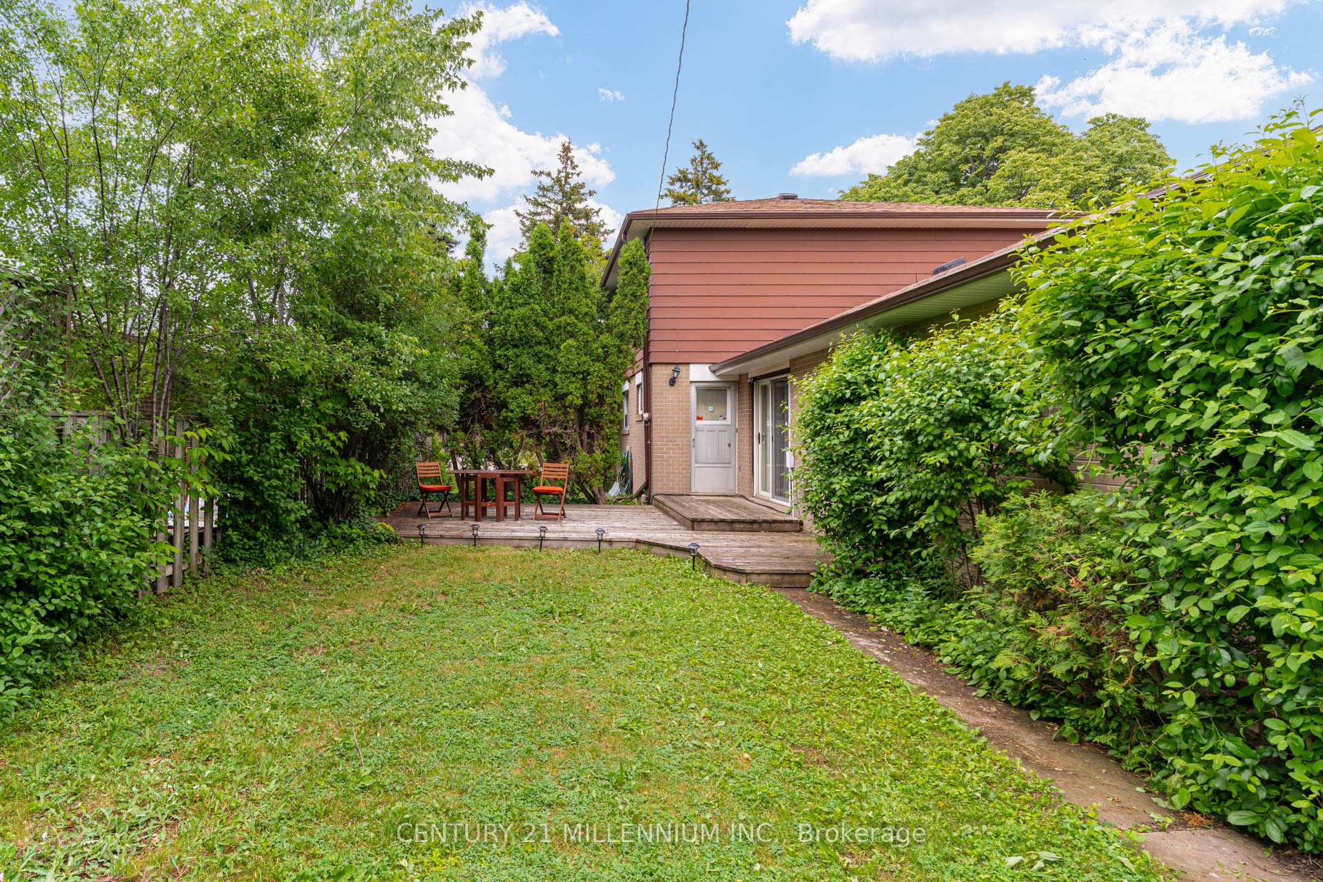 Photo 36 of 2 Durham Crescent, Brampton, Southgate — HOMEH