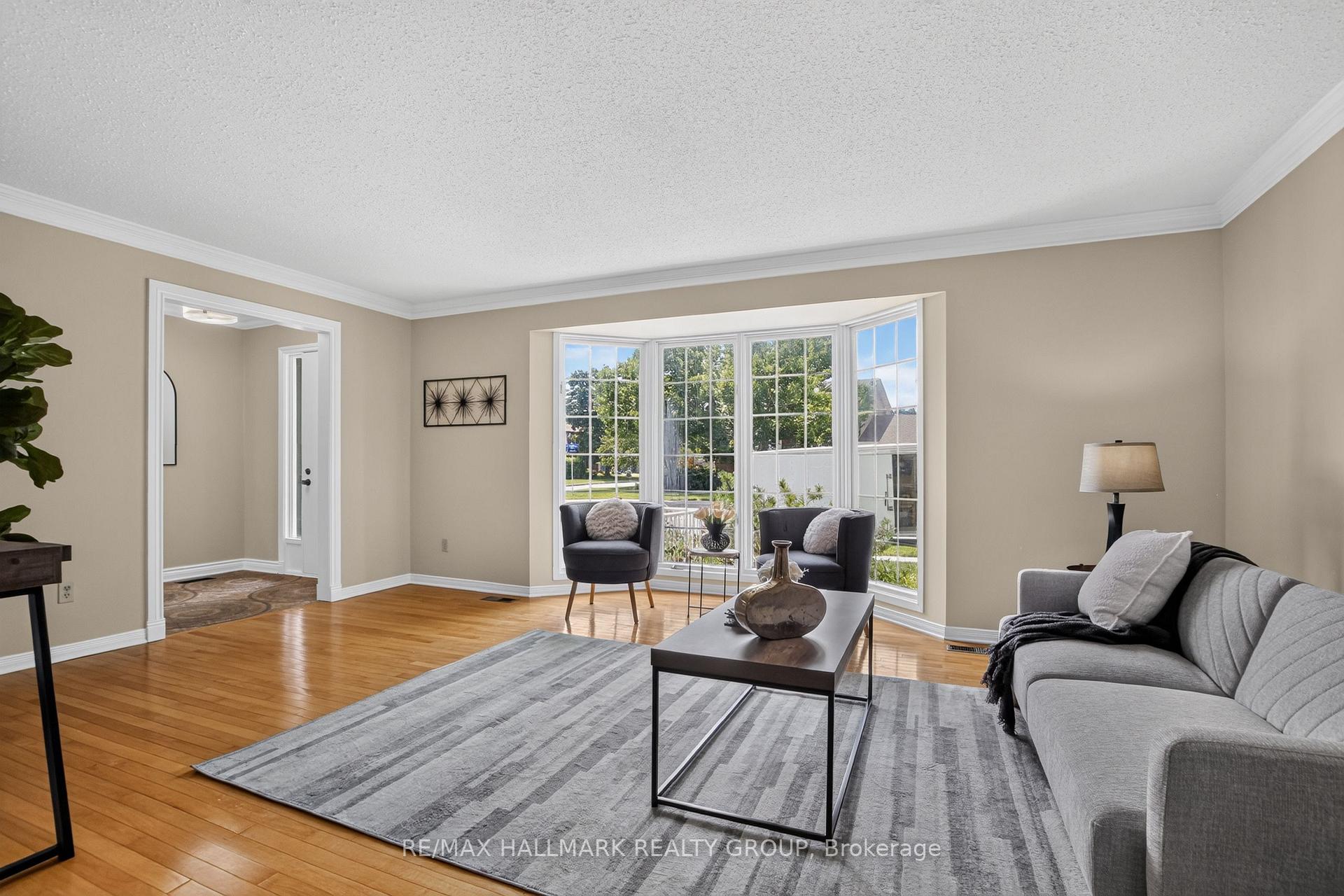 Photo 6 of 1125 Plante Drive, Ottawa, Hunt Club/Western Community — HOMEH