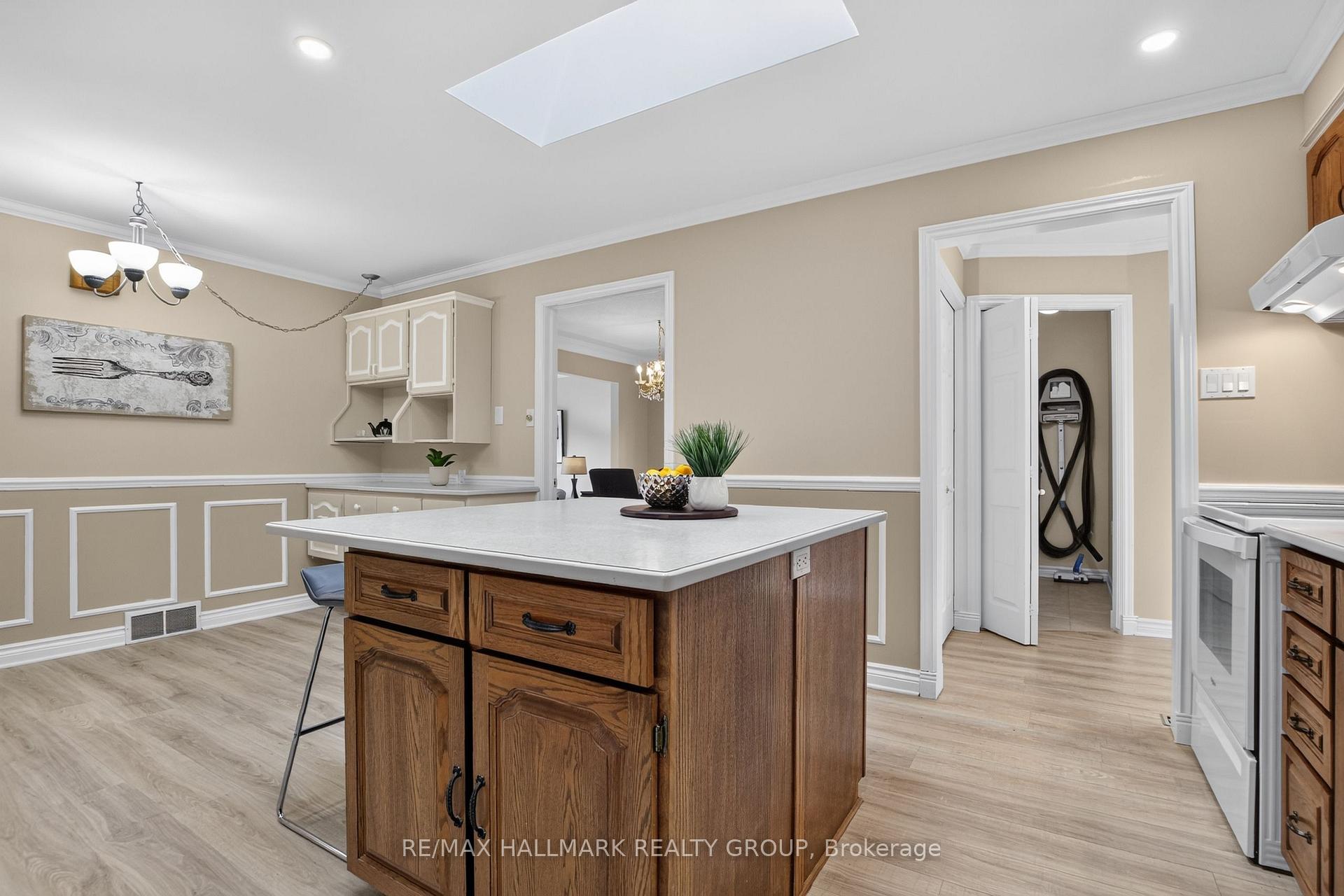 Photo 17 of 1125 Plante Drive, Ottawa, Hunt Club/Western Community — HOMEH