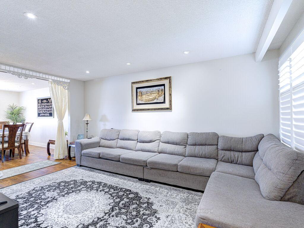 Photo 6 of 103 Whitchurch Mews, Mississauga, Cooksville — HOMEH