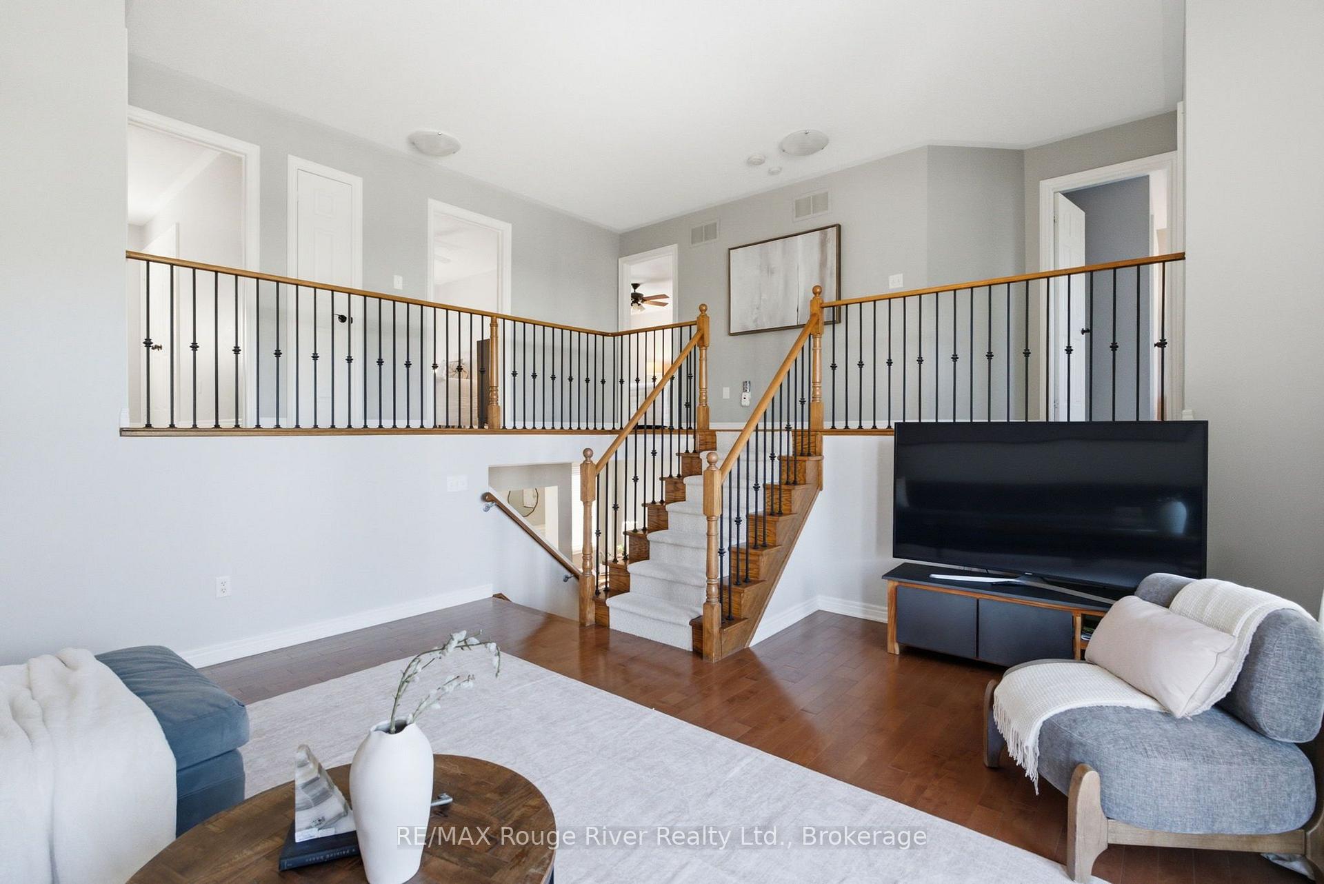 Photo 22 of 18 Rainbow Crescent, Whitby, Brooklin — HOMEH