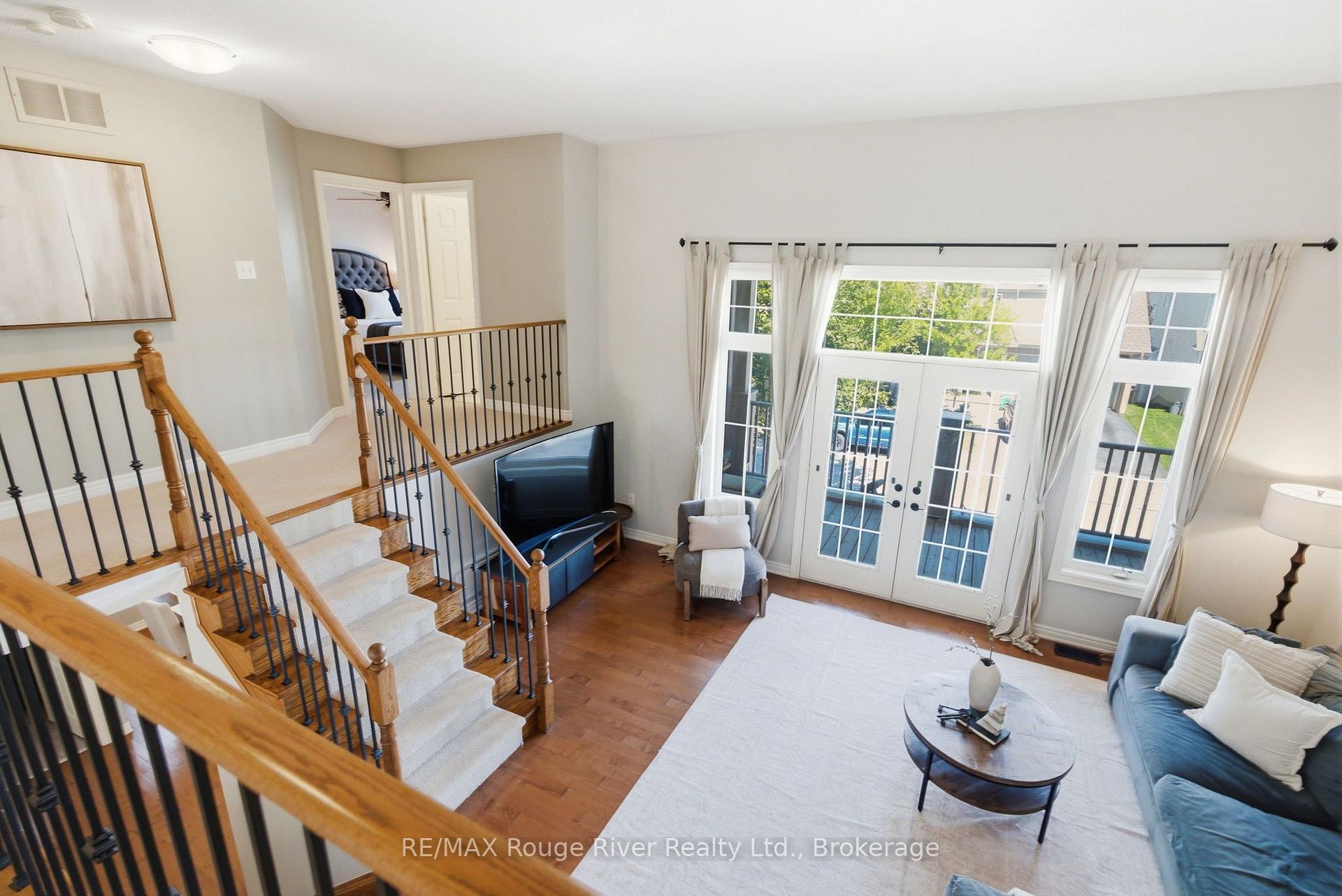 Photo 38 of 18 Rainbow Crescent, Whitby, Brooklin — HOMEH