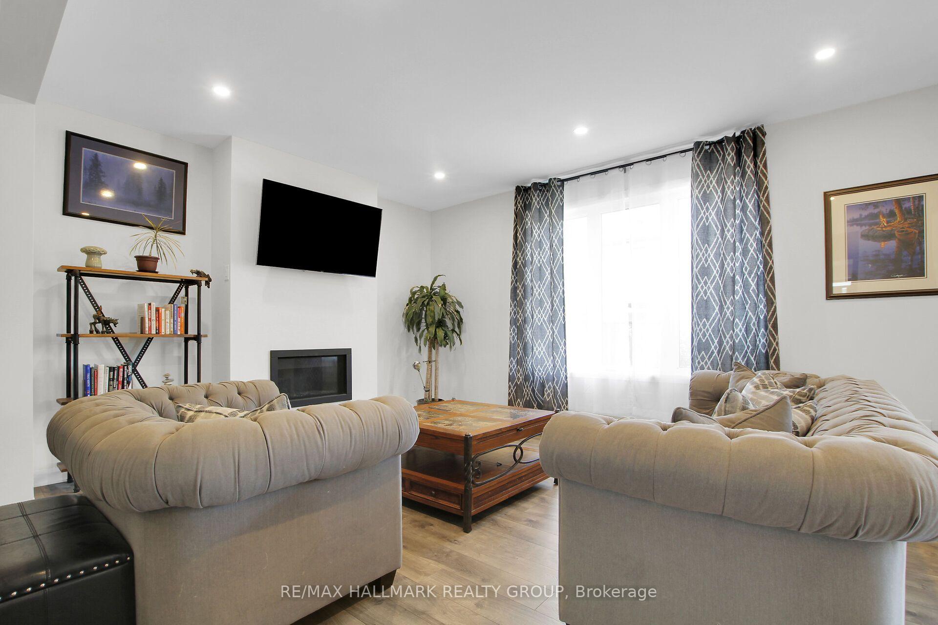 Photo 16 of 31 Sweet Pea Way, Ottawa, Kanata - Kanata Lakes/Heritage Hills — HOMEH