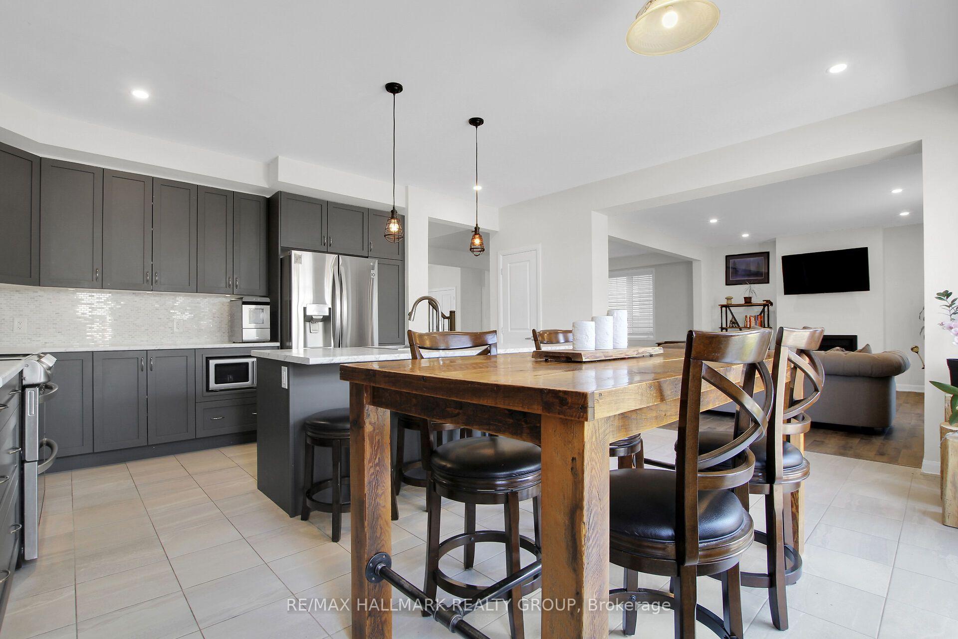 Photo 18 of 31 Sweet Pea Way, Ottawa, Kanata - Kanata Lakes/Heritage Hills — HOMEH