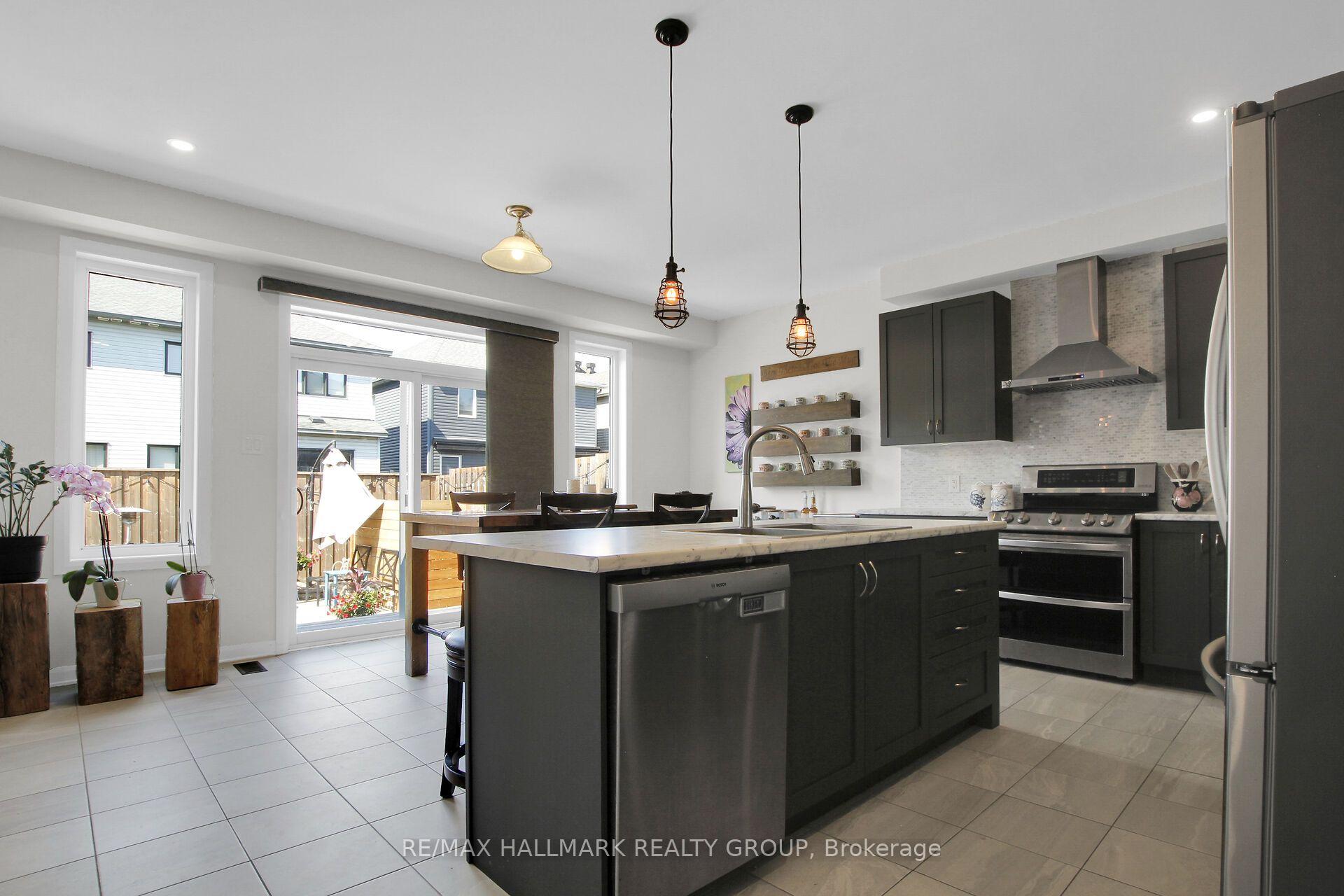 Photo 23 of 31 Sweet Pea Way, Ottawa, Kanata - Kanata Lakes/Heritage Hills — HOMEH