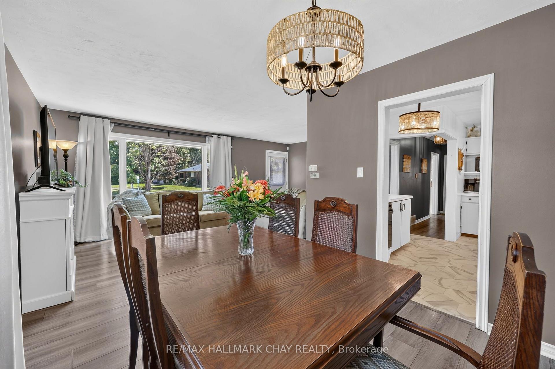 Photo 10 of 70 North Street W, Orillia — HOMEH