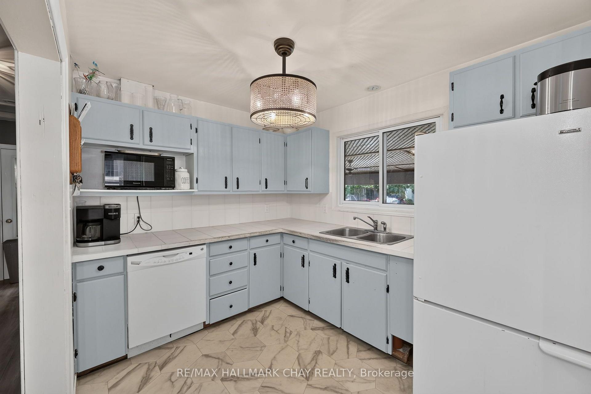 Photo 12 of 70 North Street W, Orillia — HOMEH