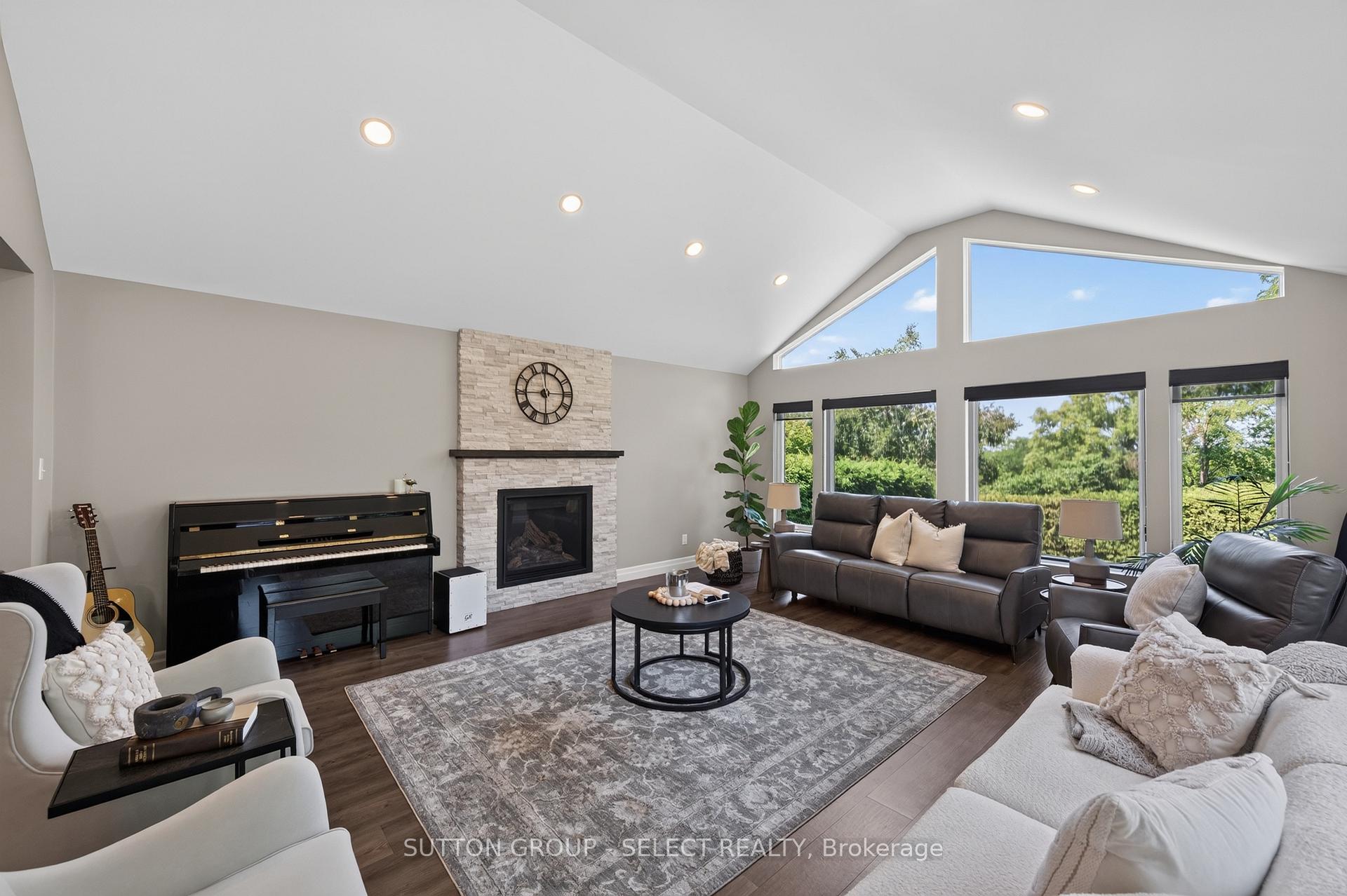Photo 6 of 48 Lookout Court, London, South K — HOMEH
