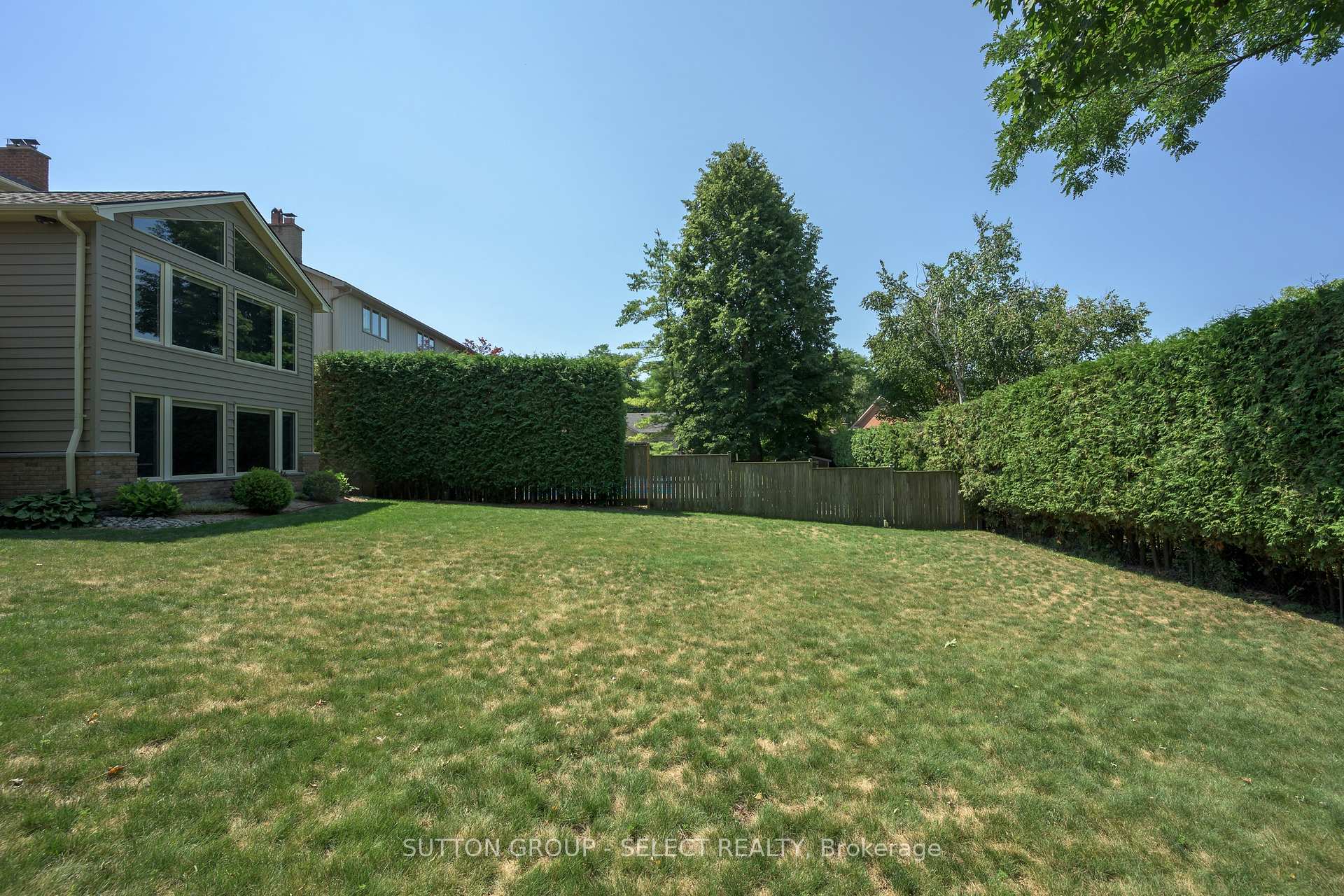 Photo 46 of 48 Lookout Court, London, South K — HOMEH