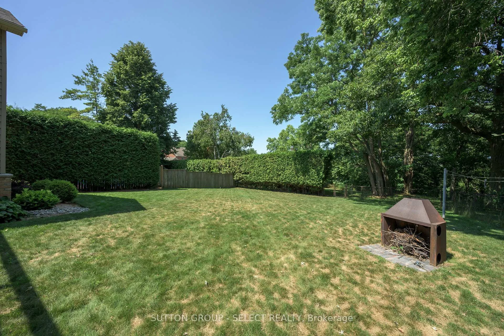 Photo 45 of 48 Lookout Court, London, South K — HOMEH